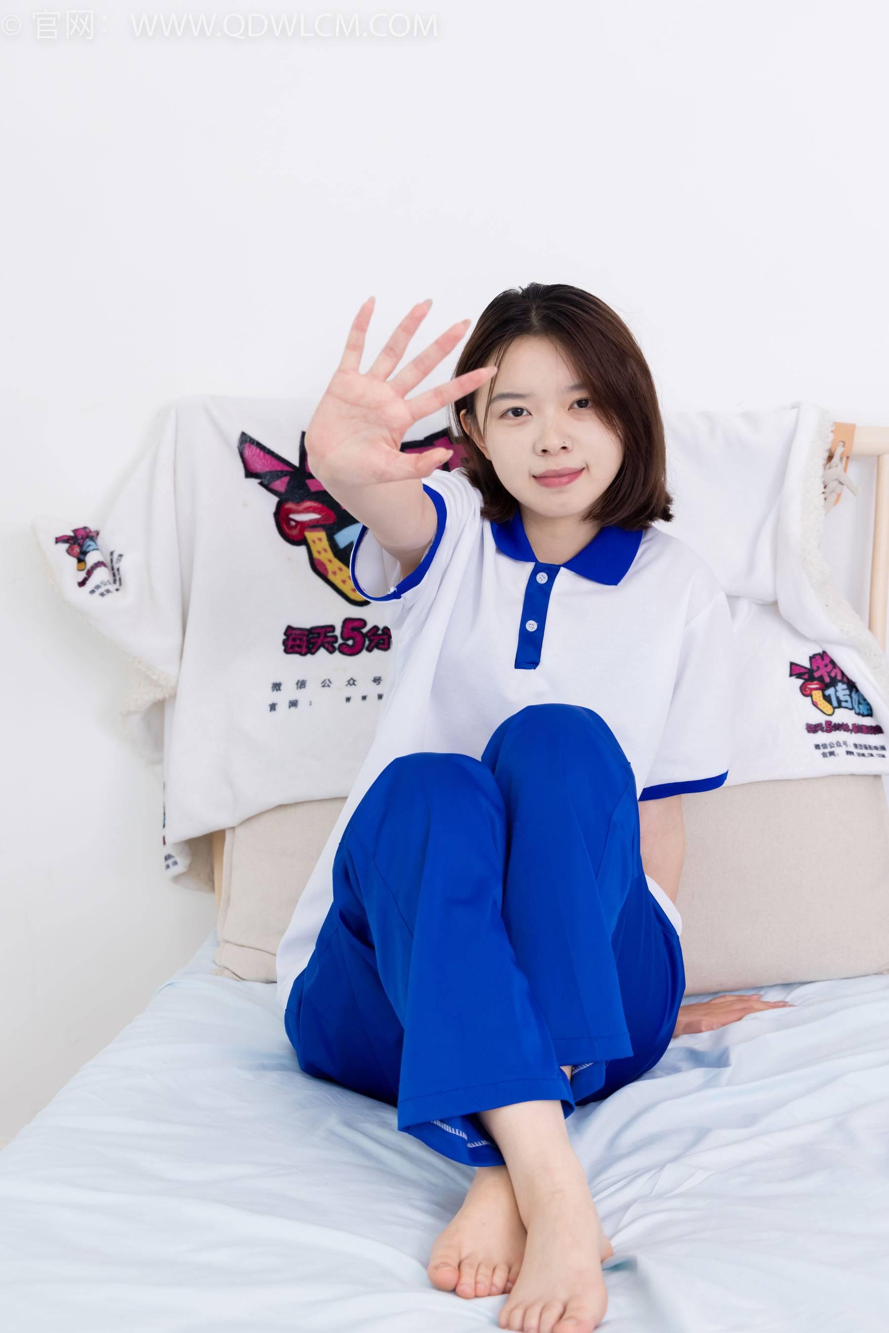 物恋传媒 No.2364 小悦 - 校服、板鞋、白棉袜、裸足/(150P)