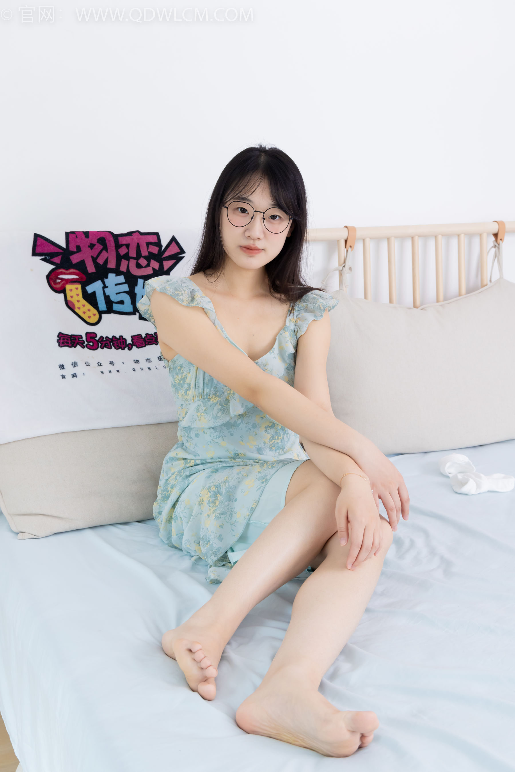 物恋传媒 No.2350 小椿 - 高跟鞋、白棉袜、裸足/(150P)