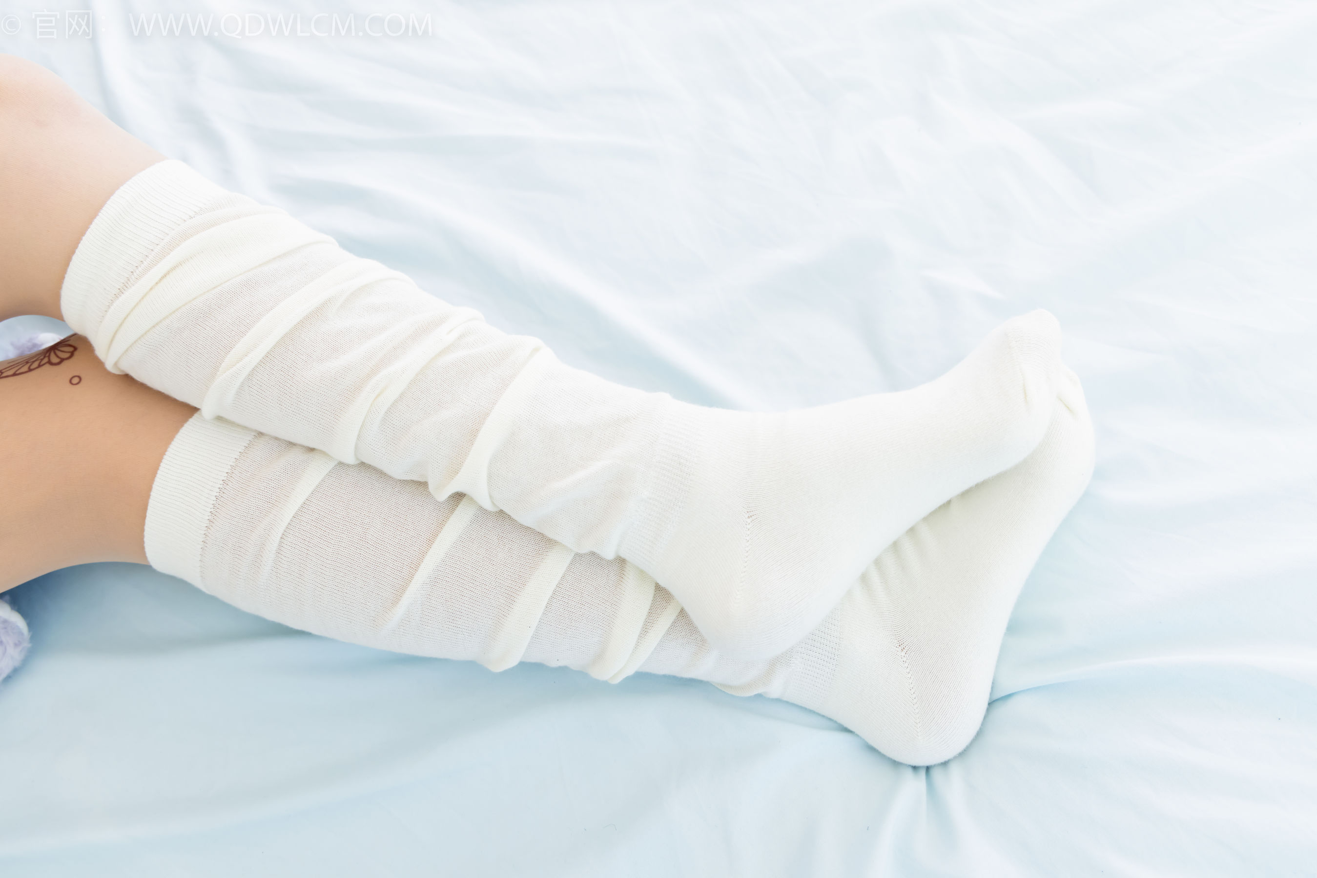 物恋传媒 No.2369 嘉木 - 长靴、长筒小腿白棉袜、蝴蝶薄肉丝/(200P)