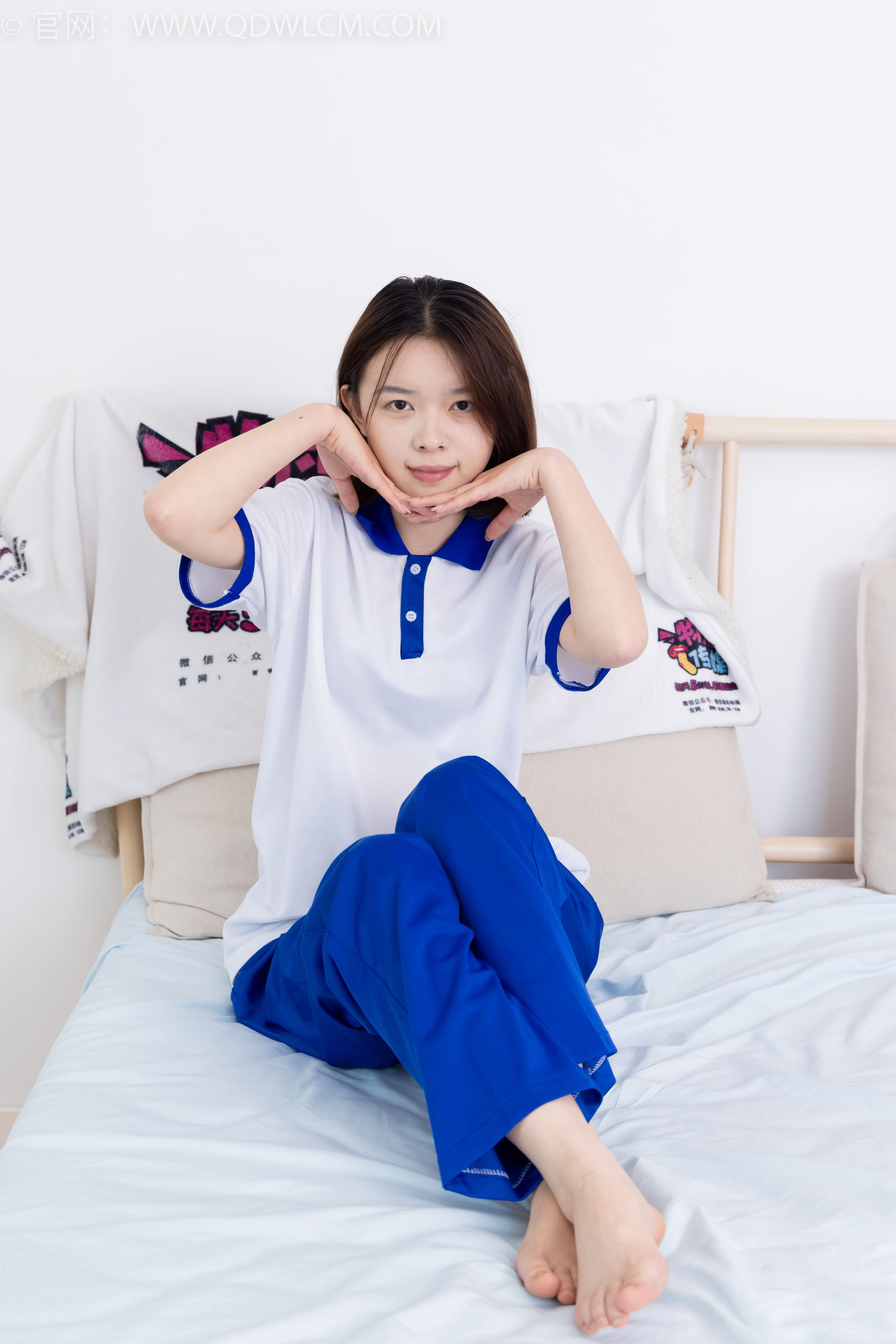 物恋传媒 No.2364 小悦 - 校服、板鞋、白棉袜、裸足/(150P)