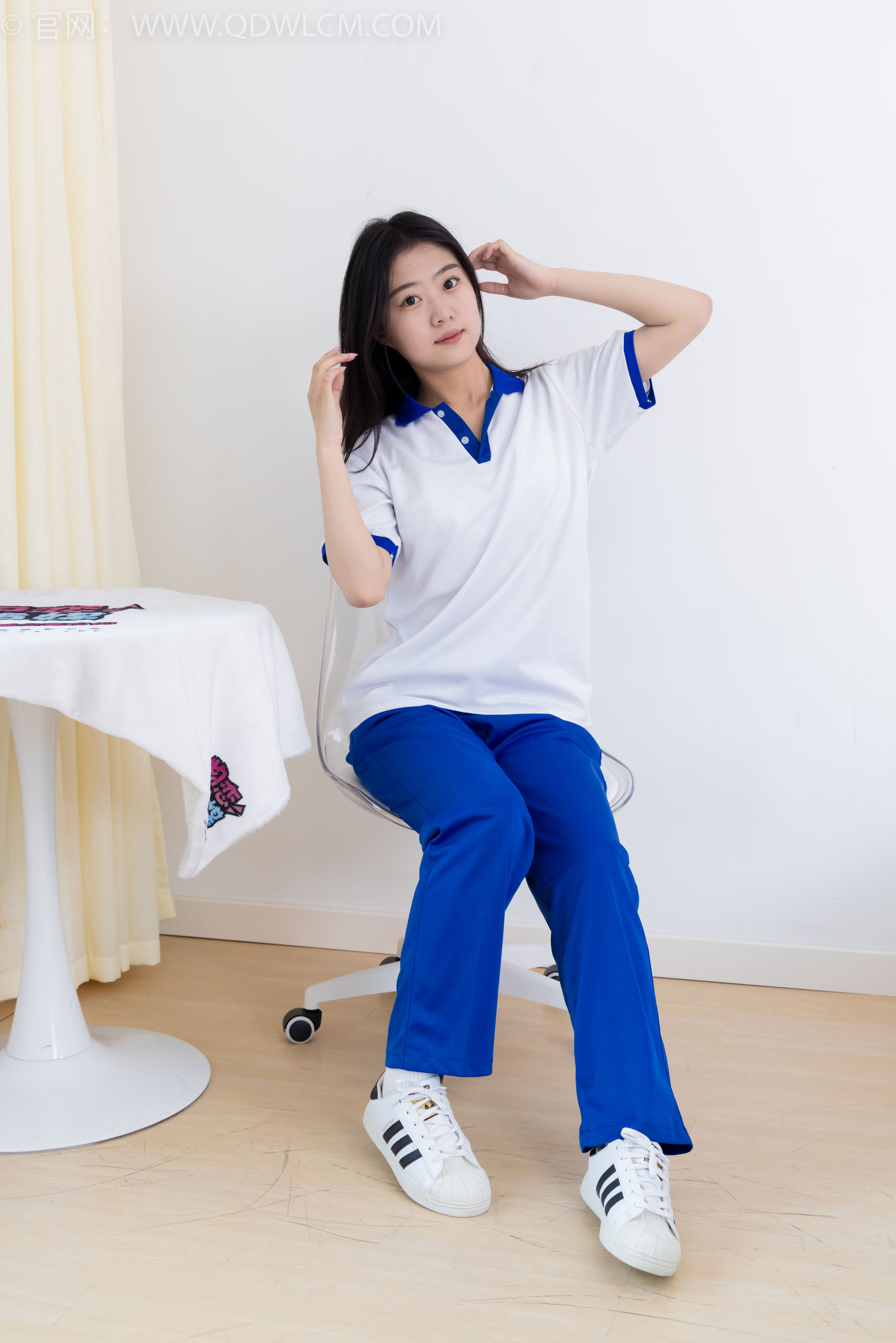 物恋传媒 No.2368 芋头 - 板鞋、白棉袜、裸足/(150P)