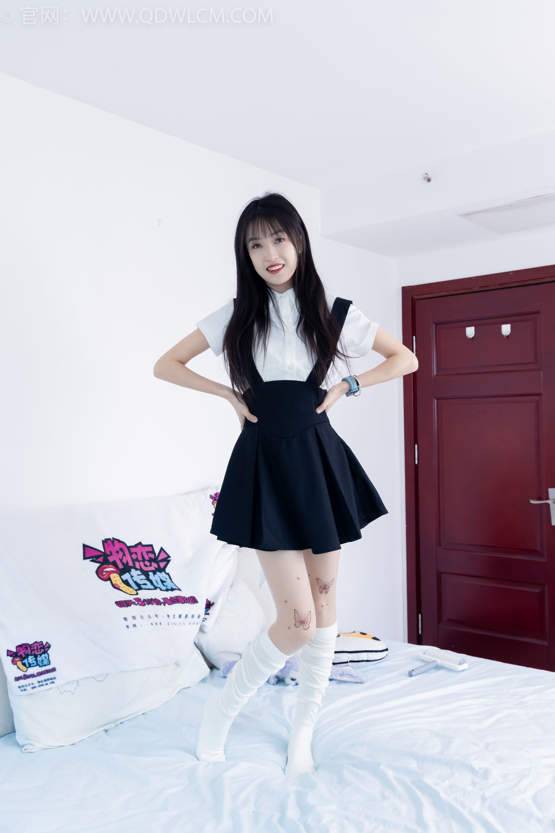 物恋传媒 No.2369 嘉木 - 长靴、长筒小腿白棉袜、蝴蝶薄肉丝/(200P)