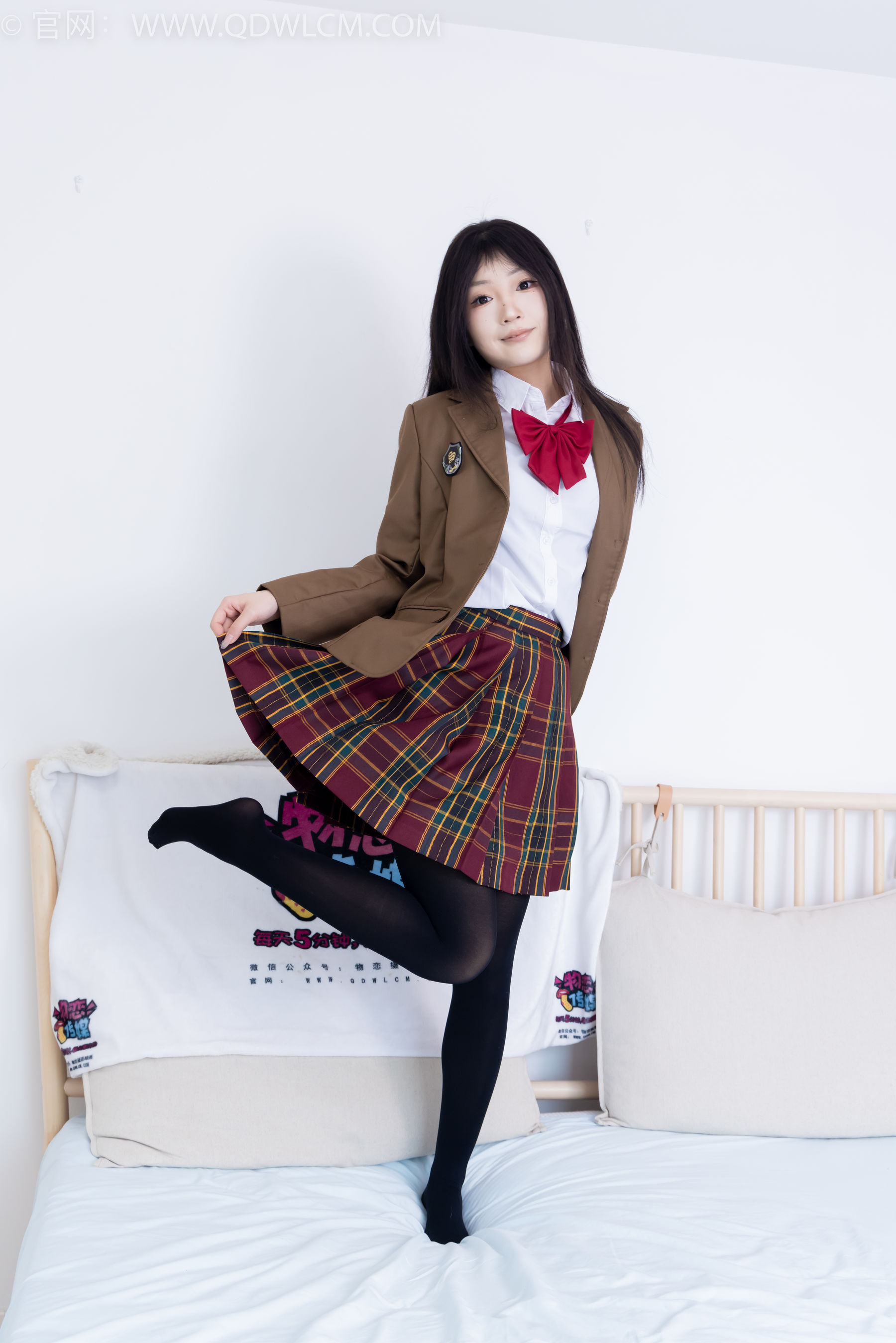 物恋传媒 No.2367 嘟嘟 - 皮鞋、厚黑丝、jk制服/(165P)