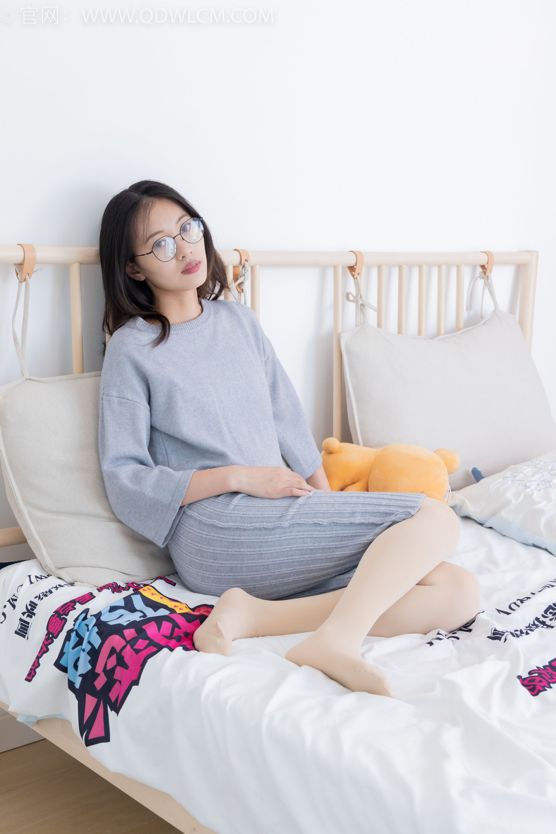 物恋传媒 No.2360 小优 - 平底鞋、厚肉丝/(155P)