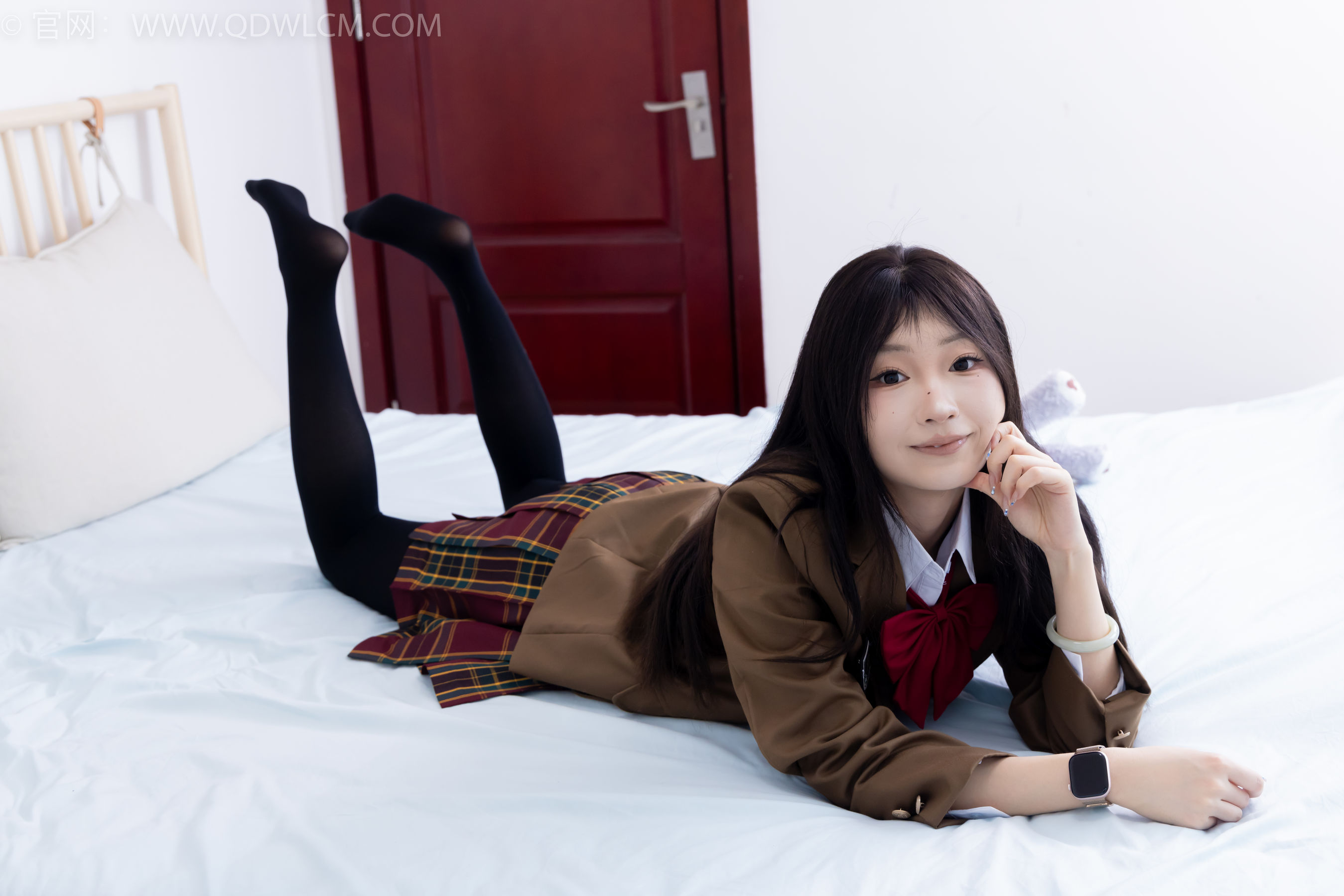 物恋传媒 No.2367 嘟嘟 - 皮鞋、厚黑丝、jk制服/(165P)