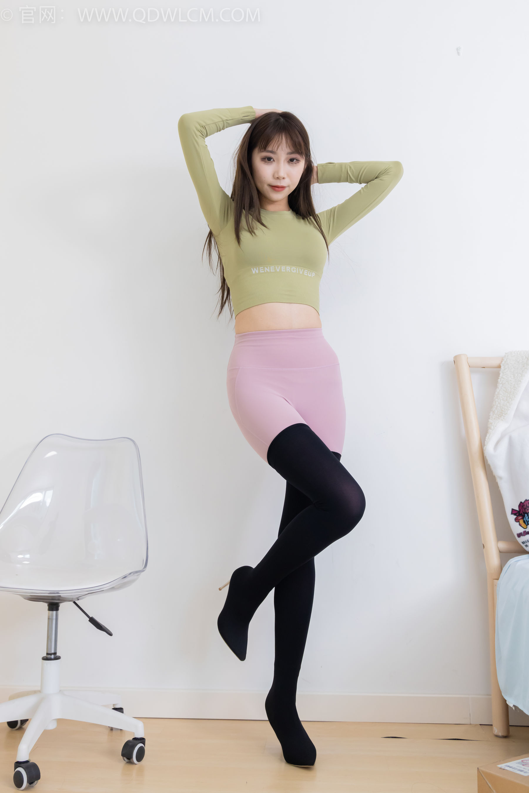 物恋传媒 No.2363 泡泡 - 瑜伽裤、过膝靴、薄白丝/(180P)