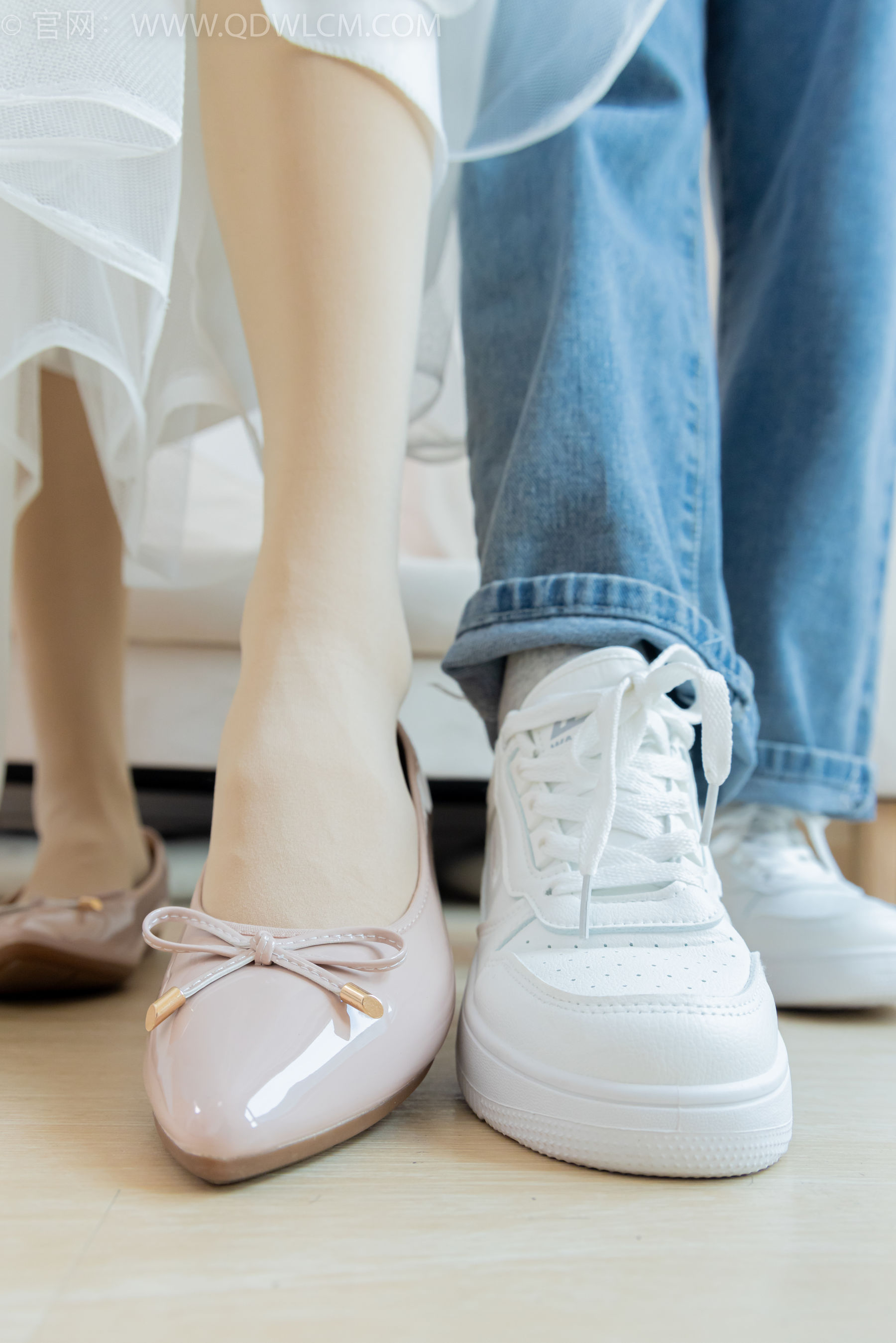 物恋传媒 No.2370 茯苓&欢欢 - 平底鞋、板鞋、厚肉丝、灰色棉袜、薄肉丝/(150P)