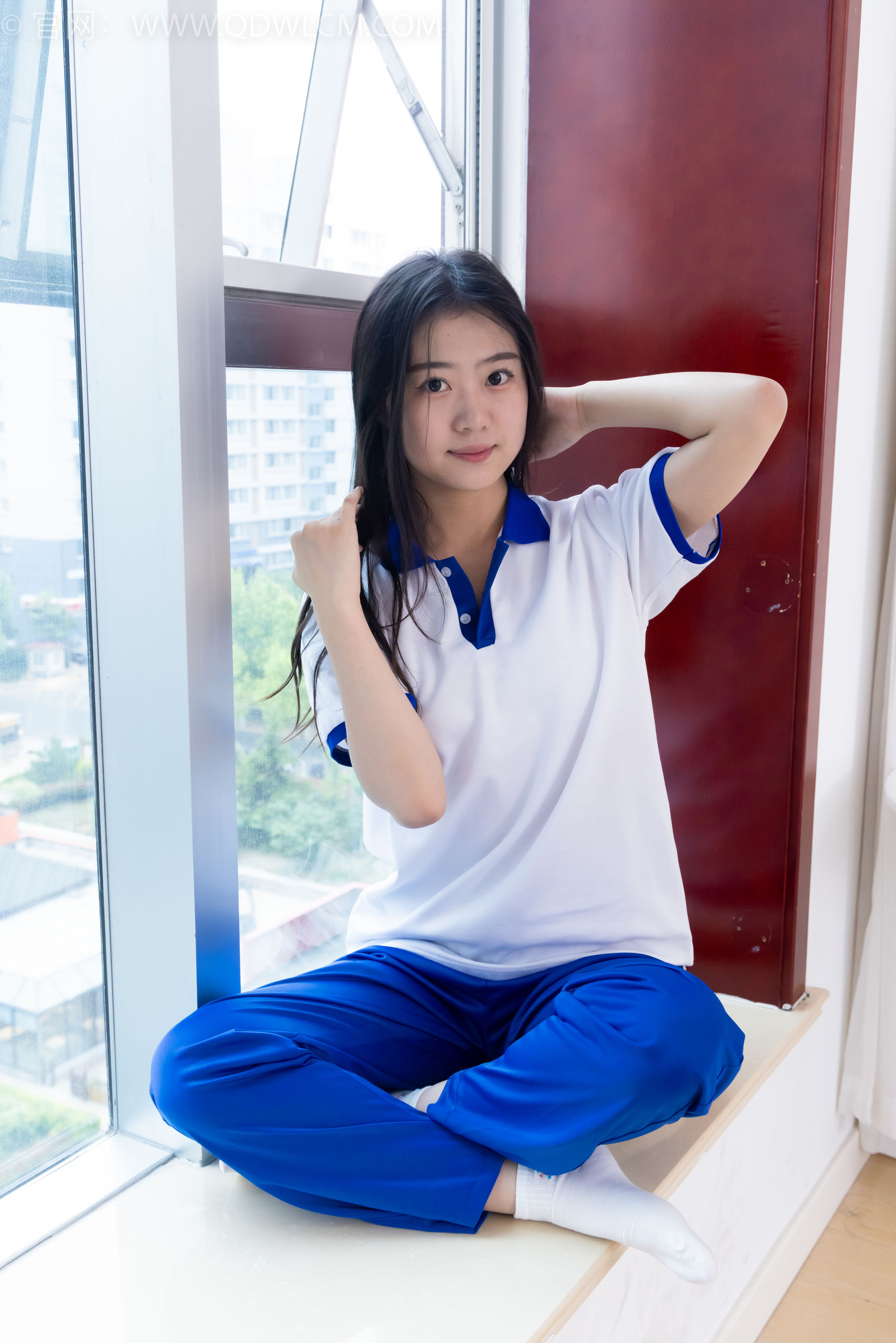 物恋传媒 No.2368 芋头 - 板鞋、白棉袜、裸足/(150P)