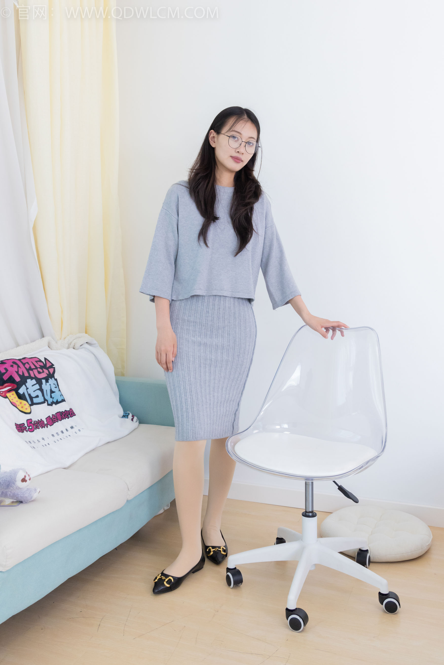 物恋传媒 No.2360 小优 - 平底鞋、厚肉丝/(155P)