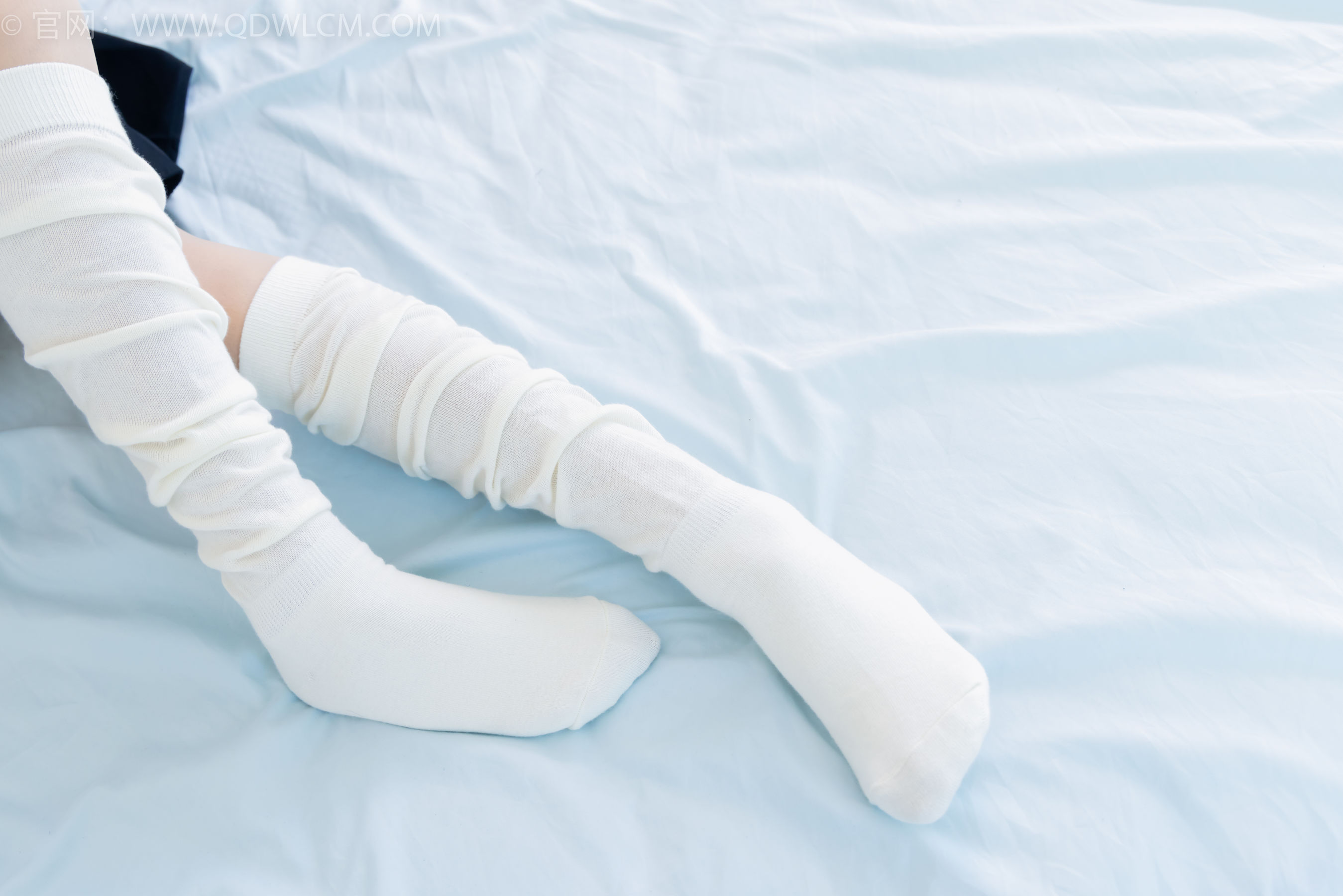 物恋传媒 No.2369 嘉木 - 长靴、长筒小腿白棉袜、蝴蝶薄肉丝/(200P)