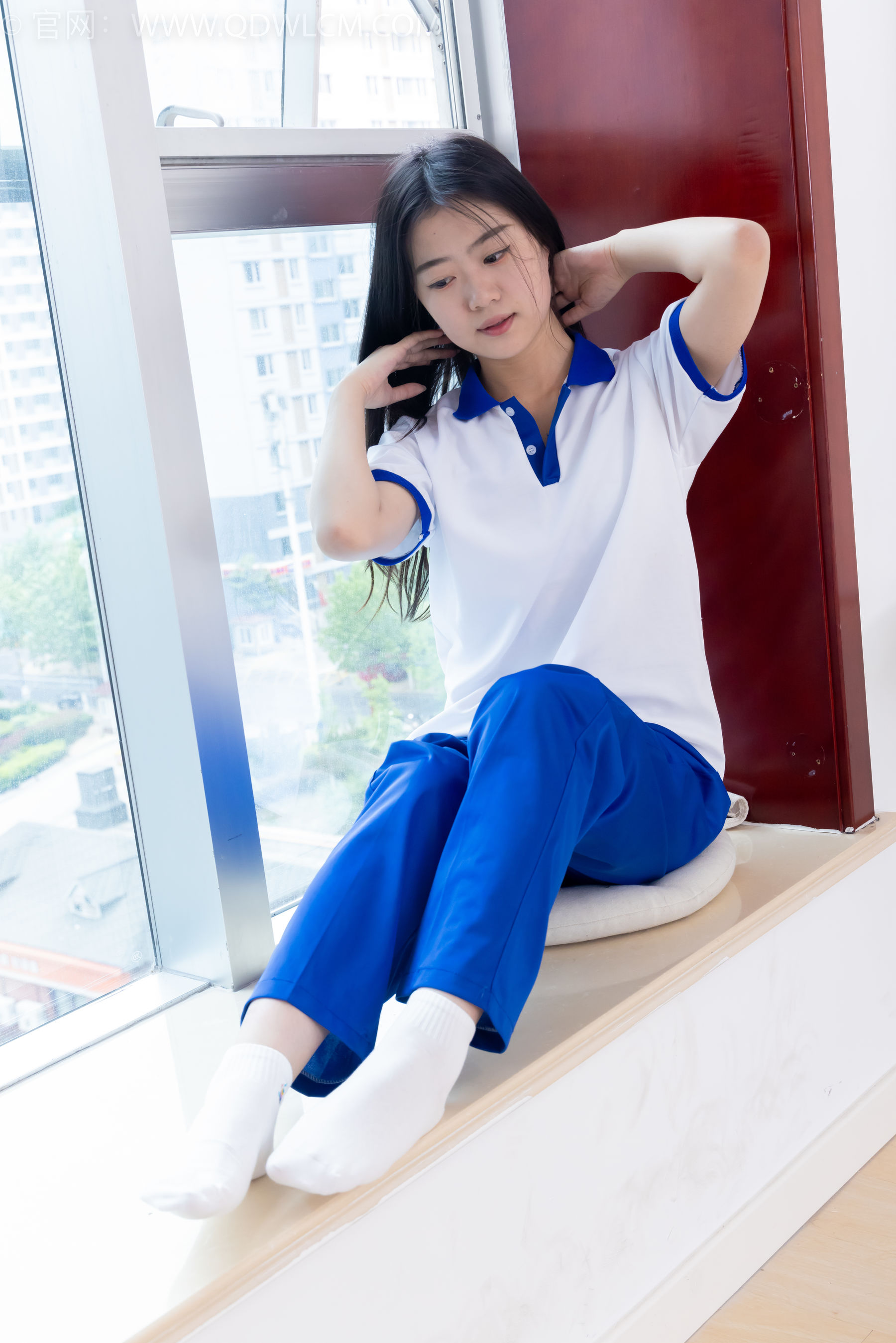 物恋传媒 No.2368 芋头 - 板鞋、白棉袜、裸足/(150P)