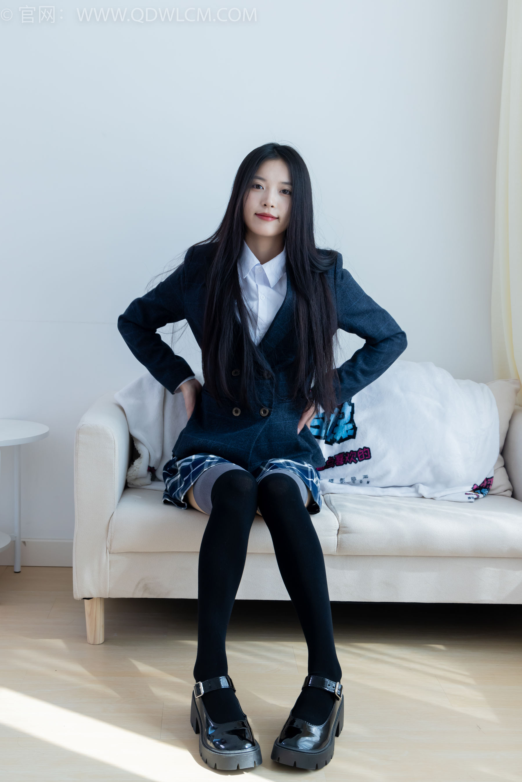 物恋传媒 No.2371 茯苓 - JK制服、皮鞋、拼接过膝袜/(155P)