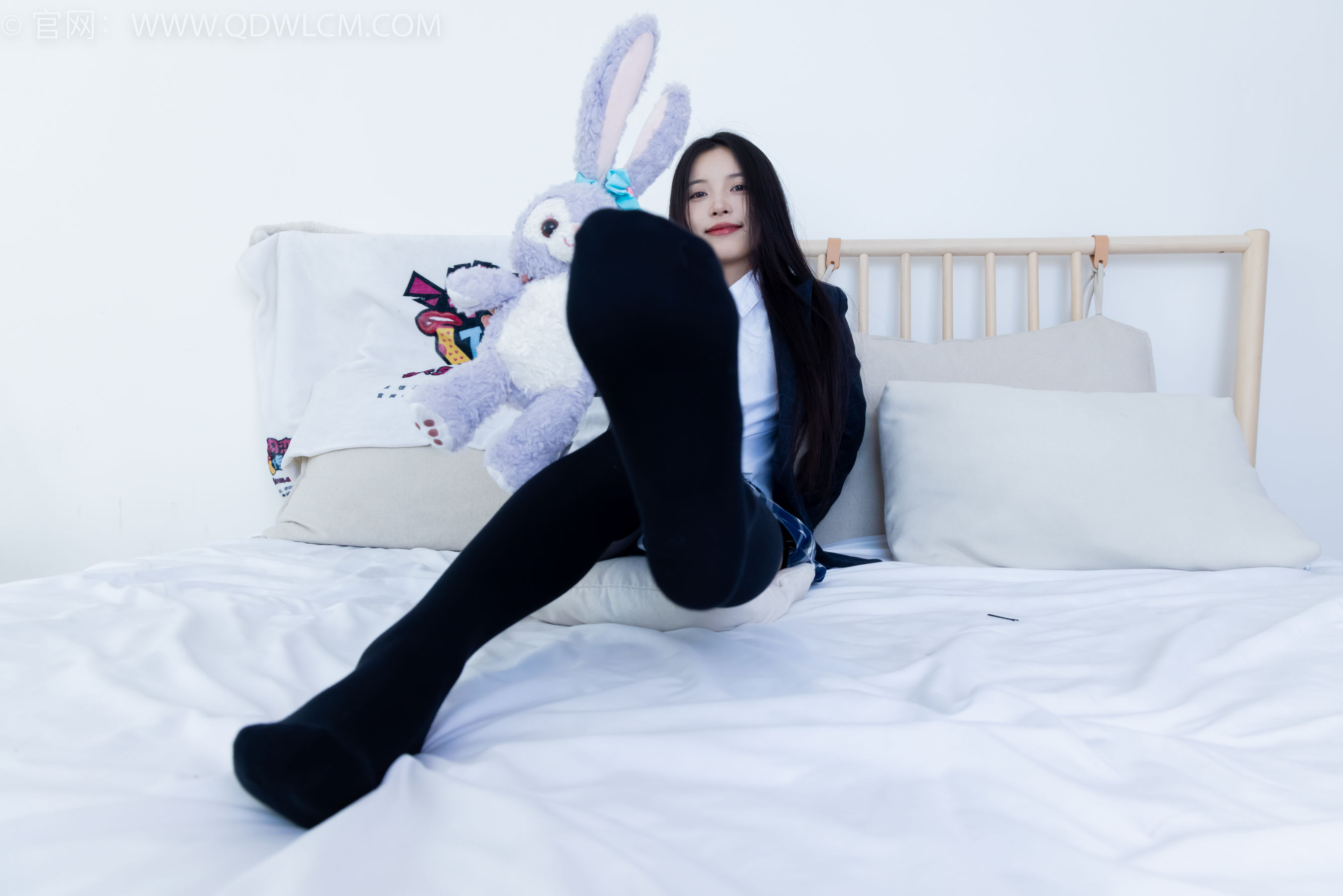 物恋传媒 No.2371 茯苓 - JK制服、皮鞋、拼接过膝袜/(155P)