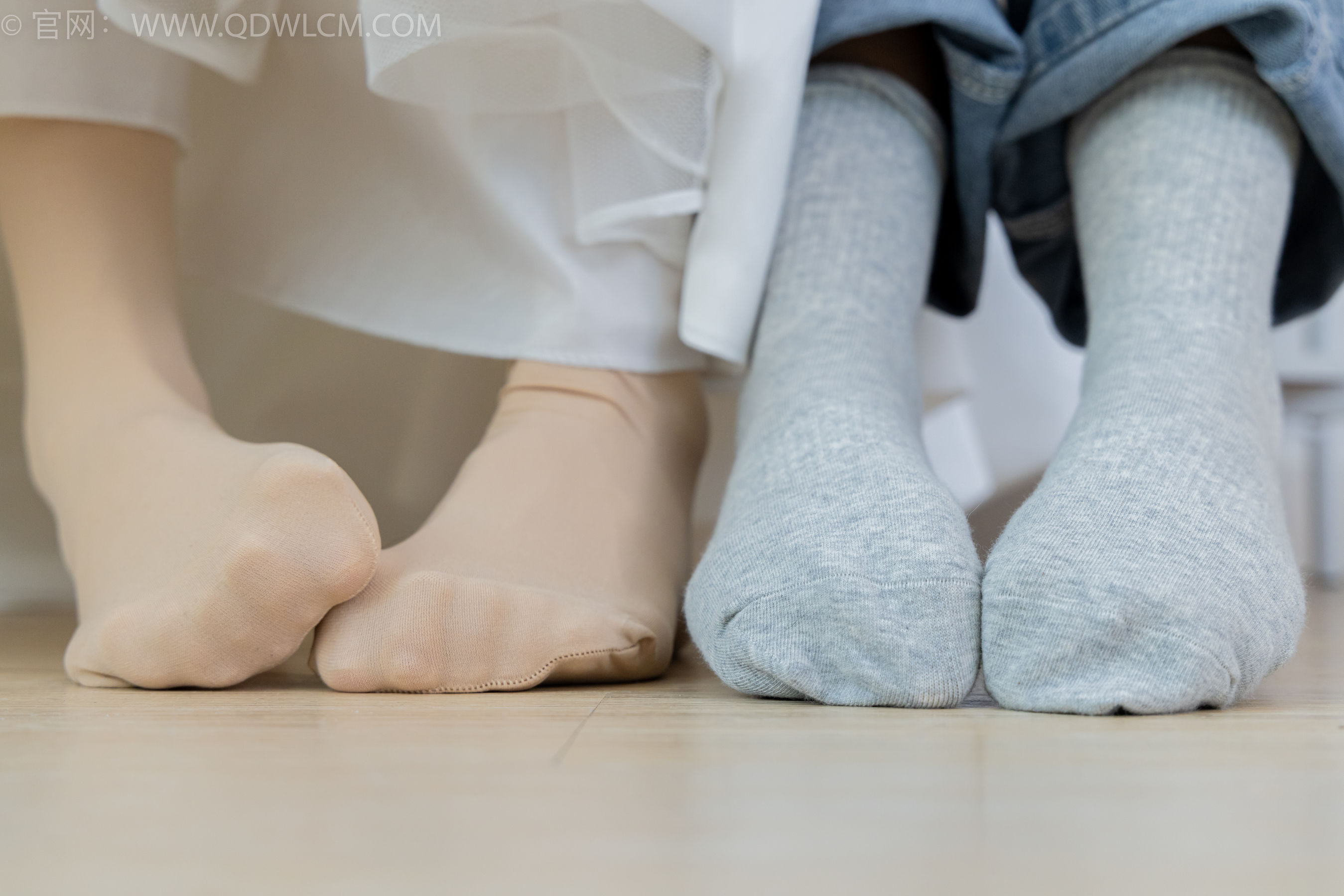 物恋传媒 No.2370 茯苓&欢欢 - 平底鞋、板鞋、厚肉丝、灰色棉袜、薄肉丝/(150P)