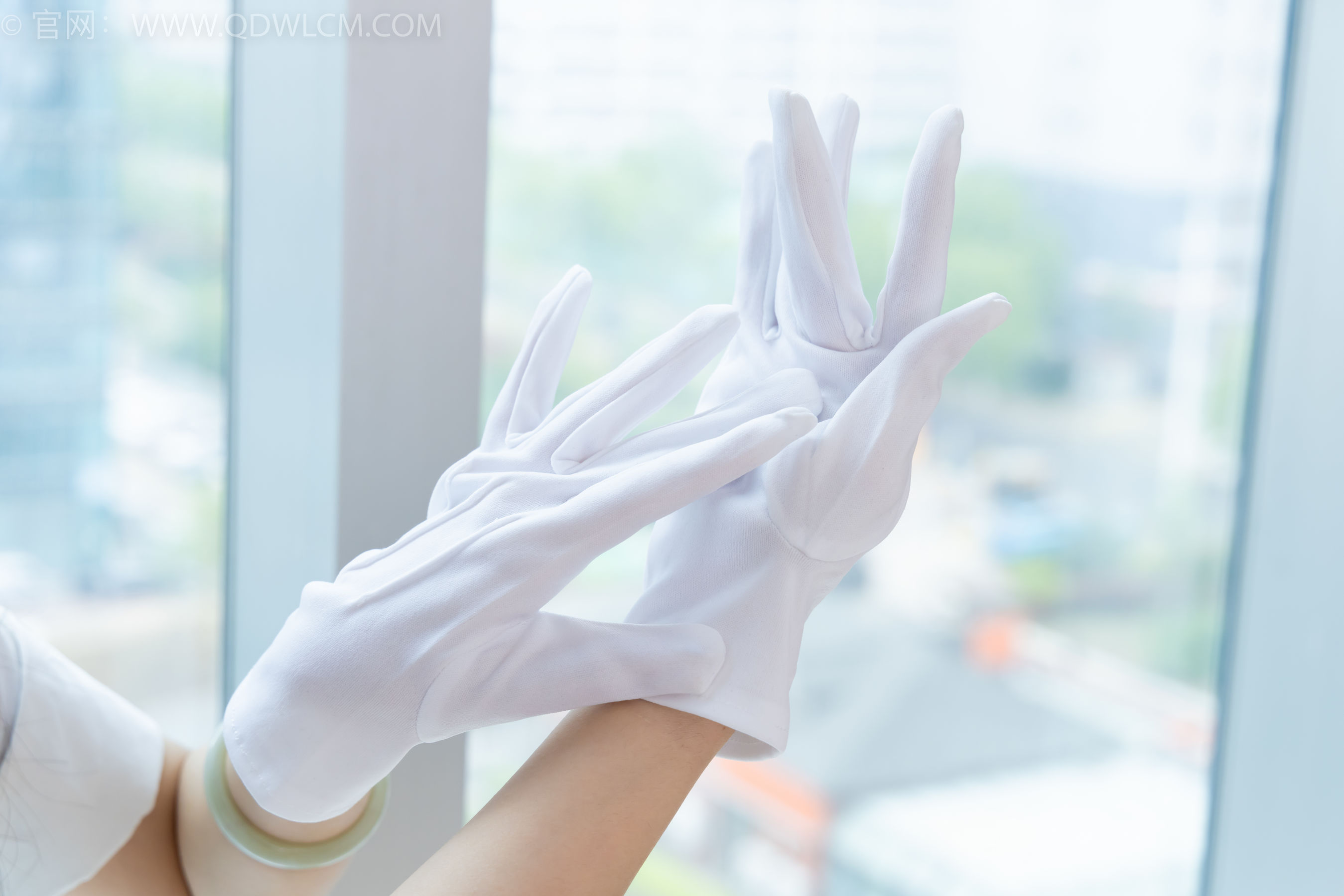 物恋传媒 No.2372 嘟嘟 - 高跟鞋、手套、薄黑丝脚尖加固款、薄肉丝脚尖加固款/(170P)