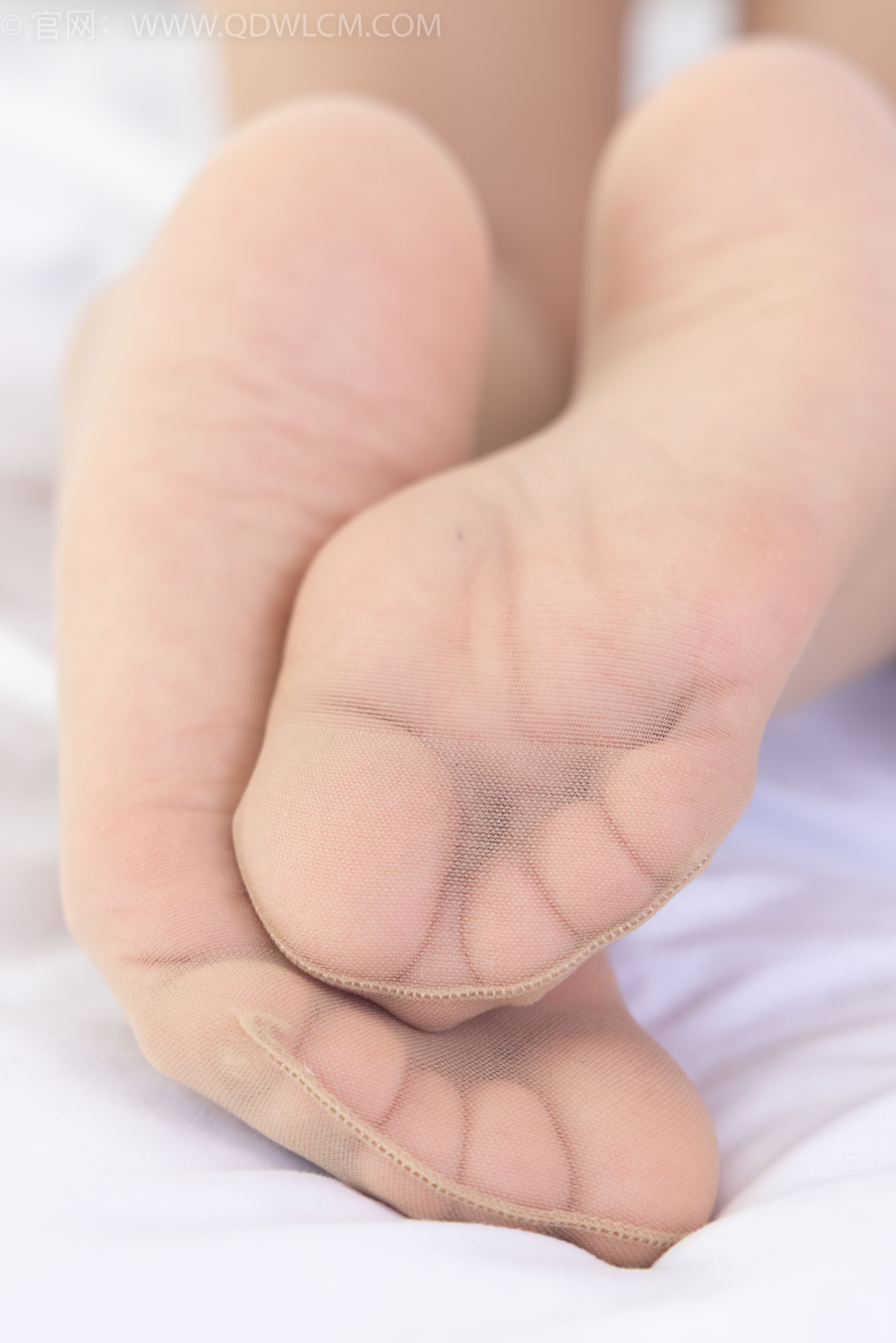 物恋传媒 No.2362 岚岚&茯苓 - 帆布鞋、皮鞋、互相挠脚心剧情/(180P)