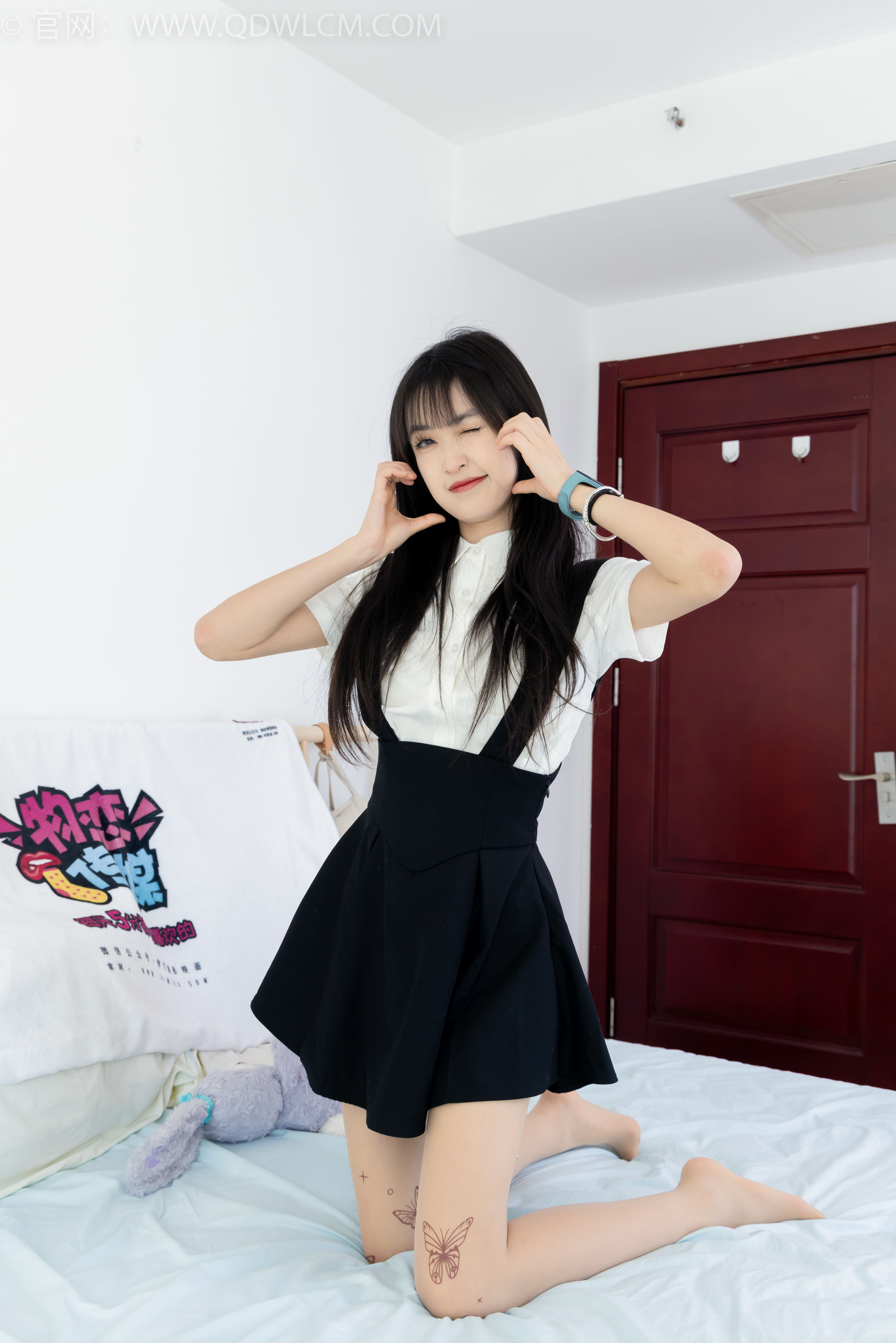 物恋传媒 No.2369 嘉木 - 长靴、长筒小腿白棉袜、蝴蝶薄肉丝/(200P)