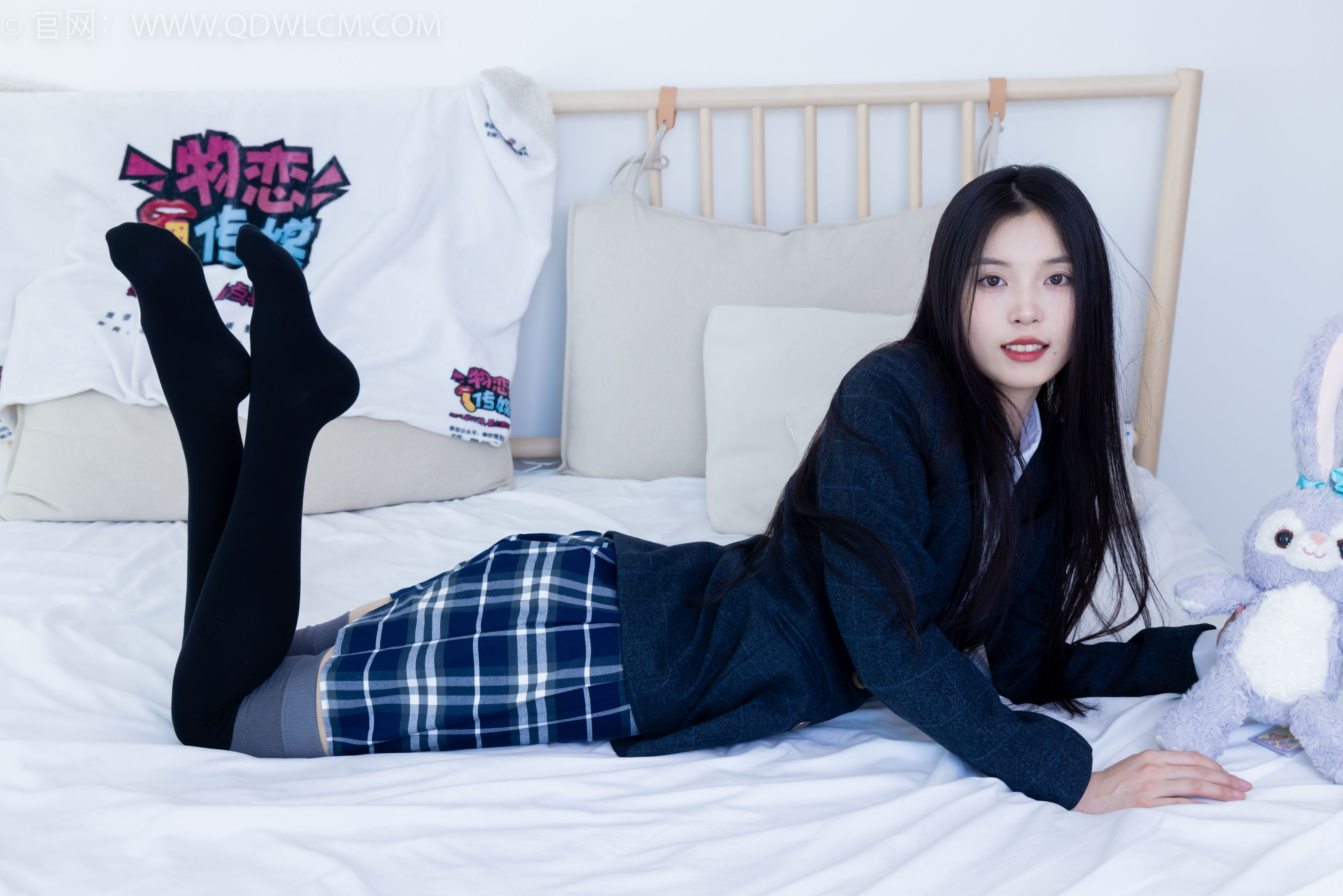 物恋传媒 No.2371 茯苓 - JK制服、皮鞋、拼接过膝袜/(155P)