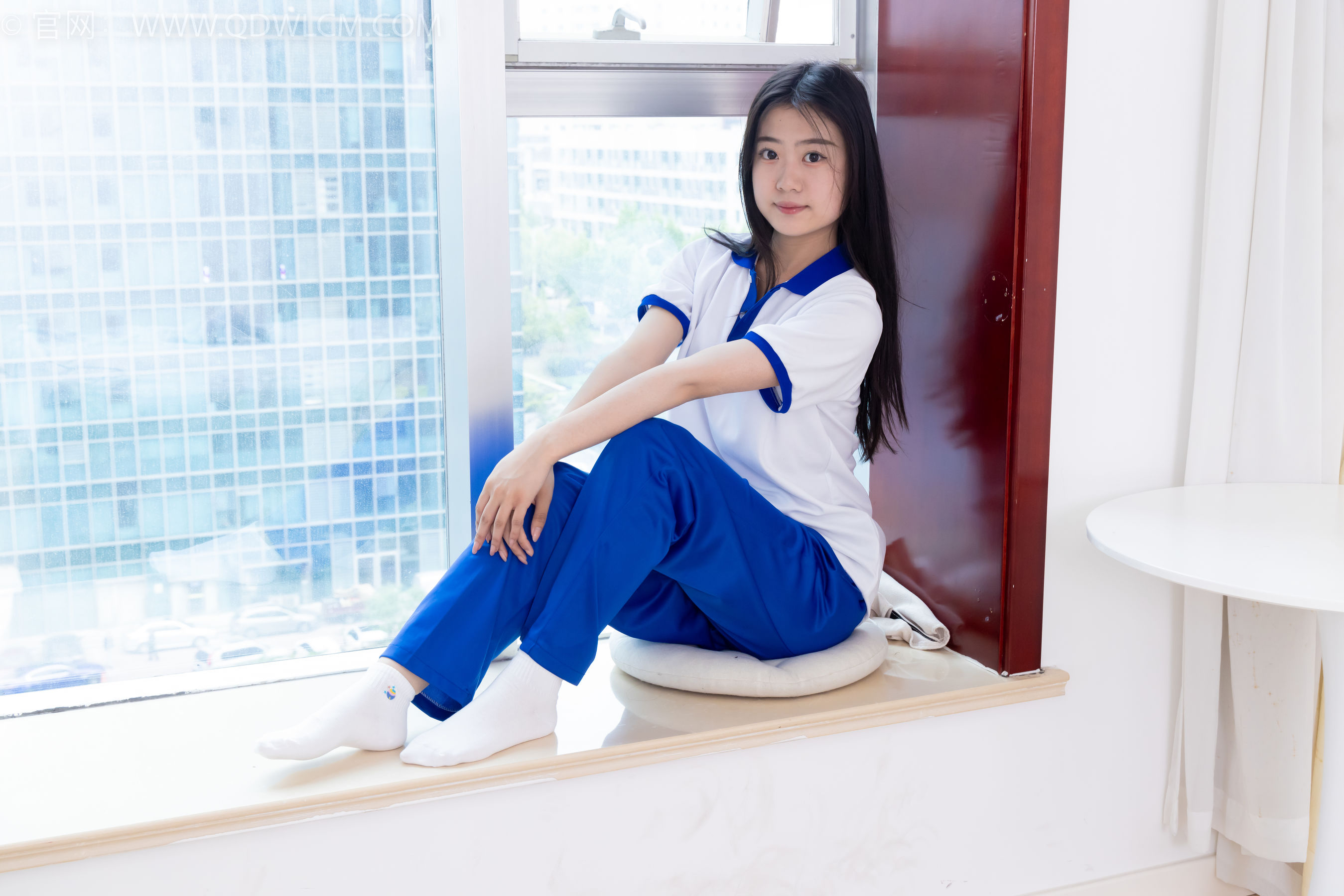 物恋传媒 No.2368 芋头 - 板鞋、白棉袜、裸足/(150P)