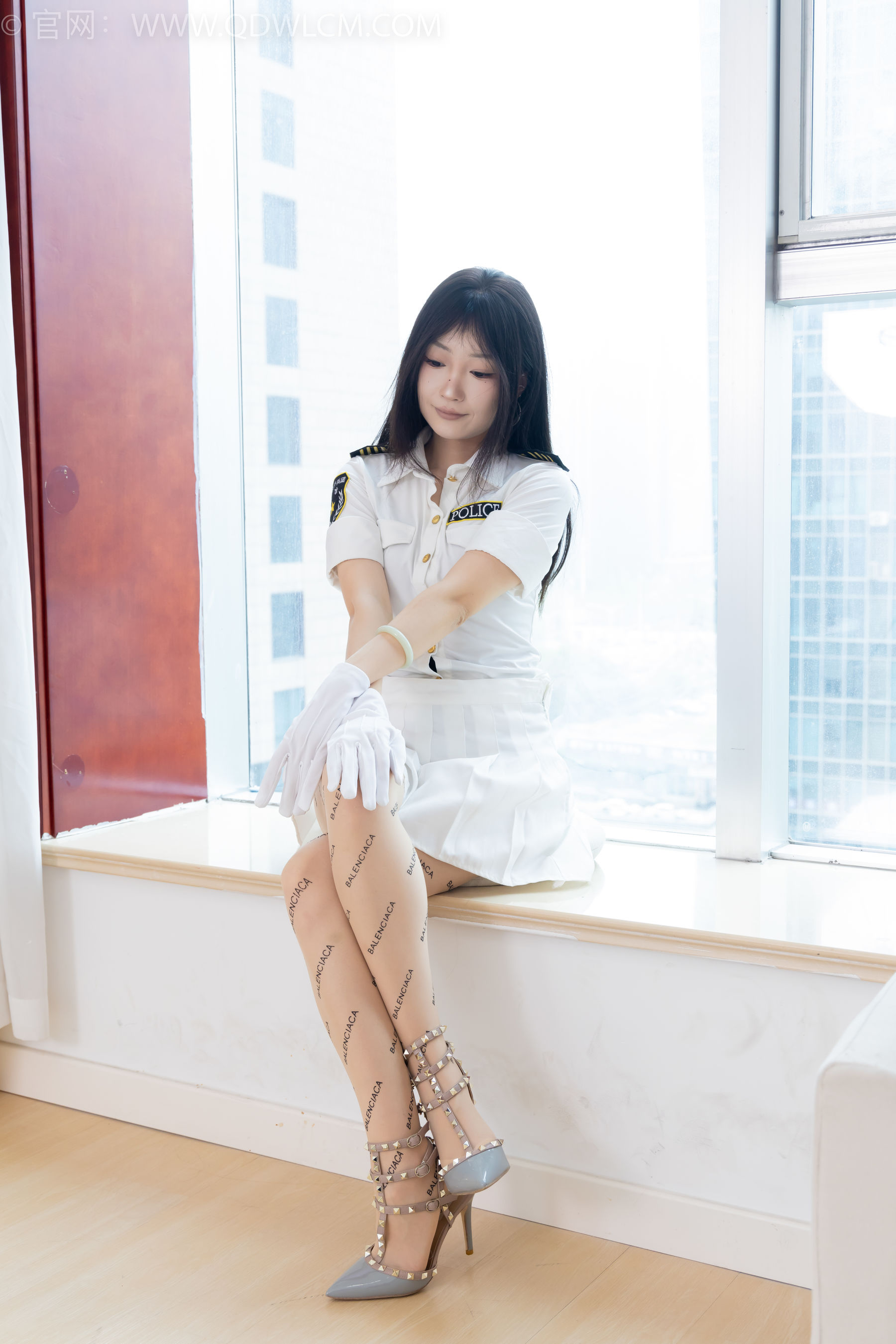 物恋传媒 No.2372 嘟嘟 - 高跟鞋、手套、薄黑丝脚尖加固款、薄肉丝脚尖加固款/(170P)