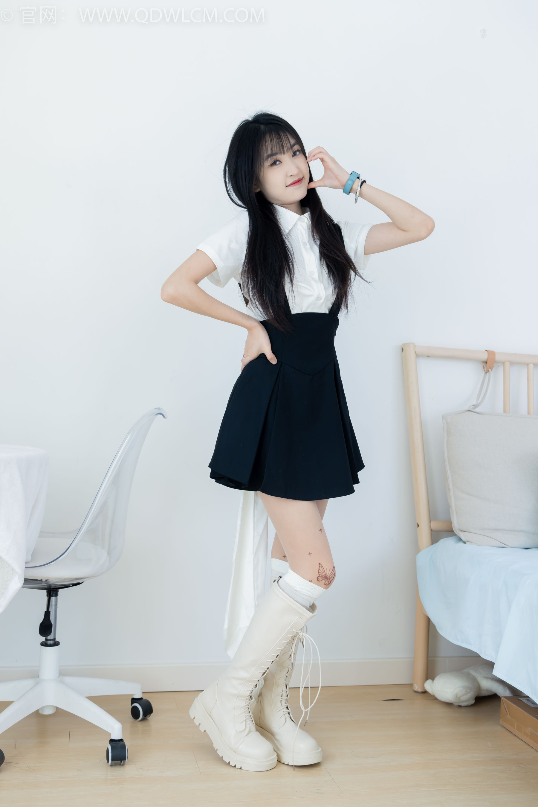 物恋传媒 No.2369 嘉木 - 长靴、长筒小腿白棉袜、蝴蝶薄肉丝/(200P)