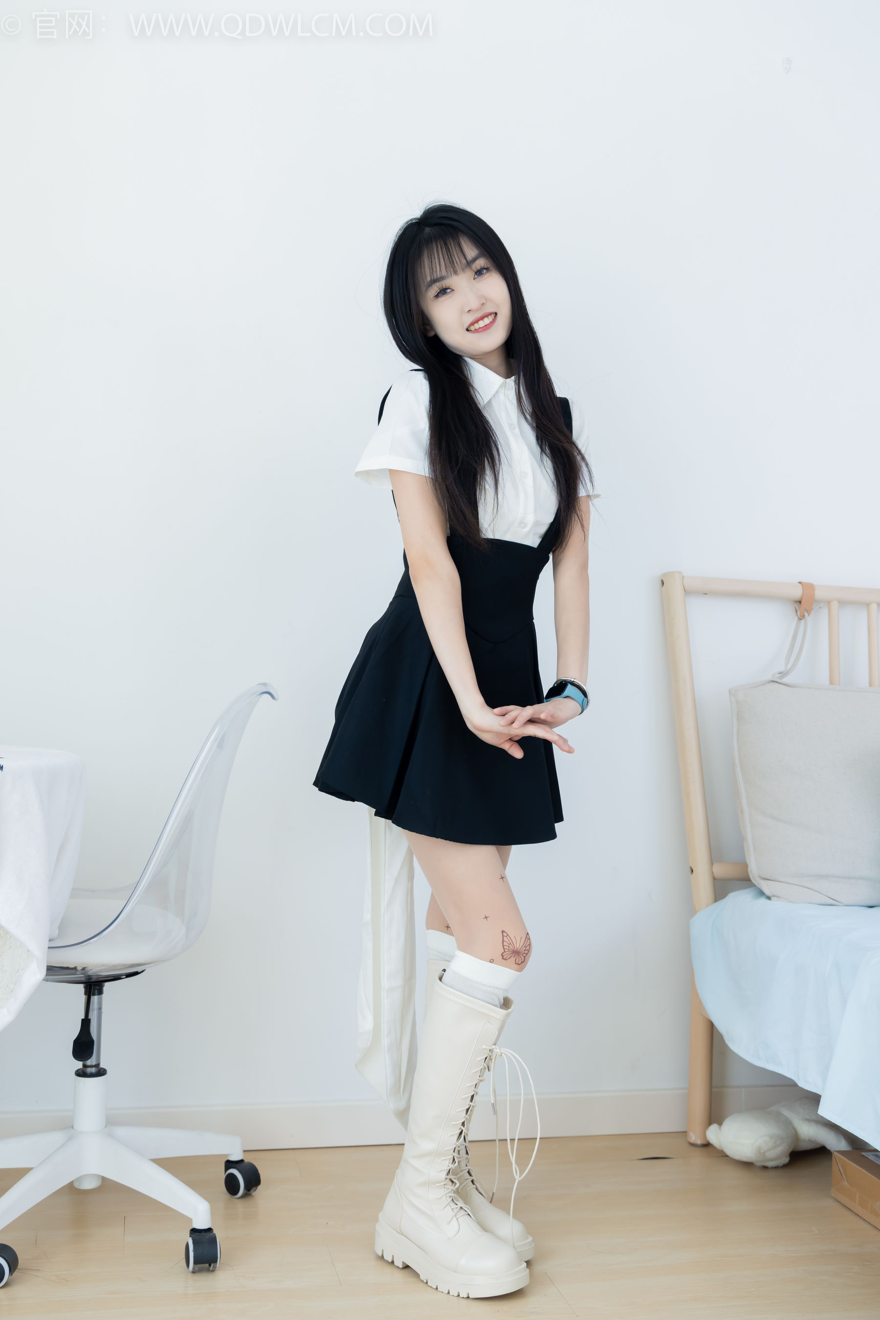 物恋传媒 No.2369 嘉木 - 长靴、长筒小腿白棉袜、蝴蝶薄肉丝/(200P)