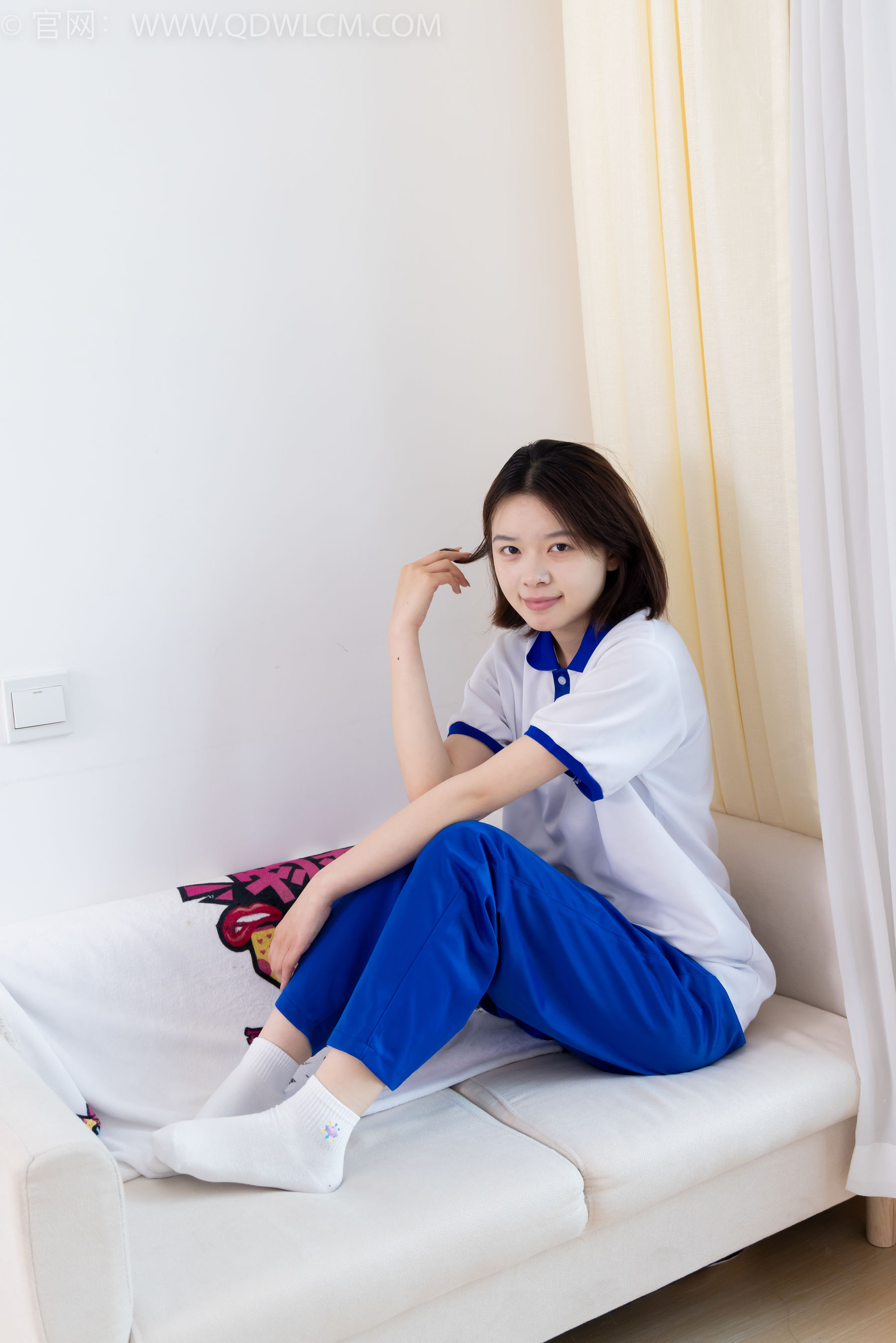 物恋传媒 No.2364 小悦 - 校服、板鞋、白棉袜、裸足/(150P)