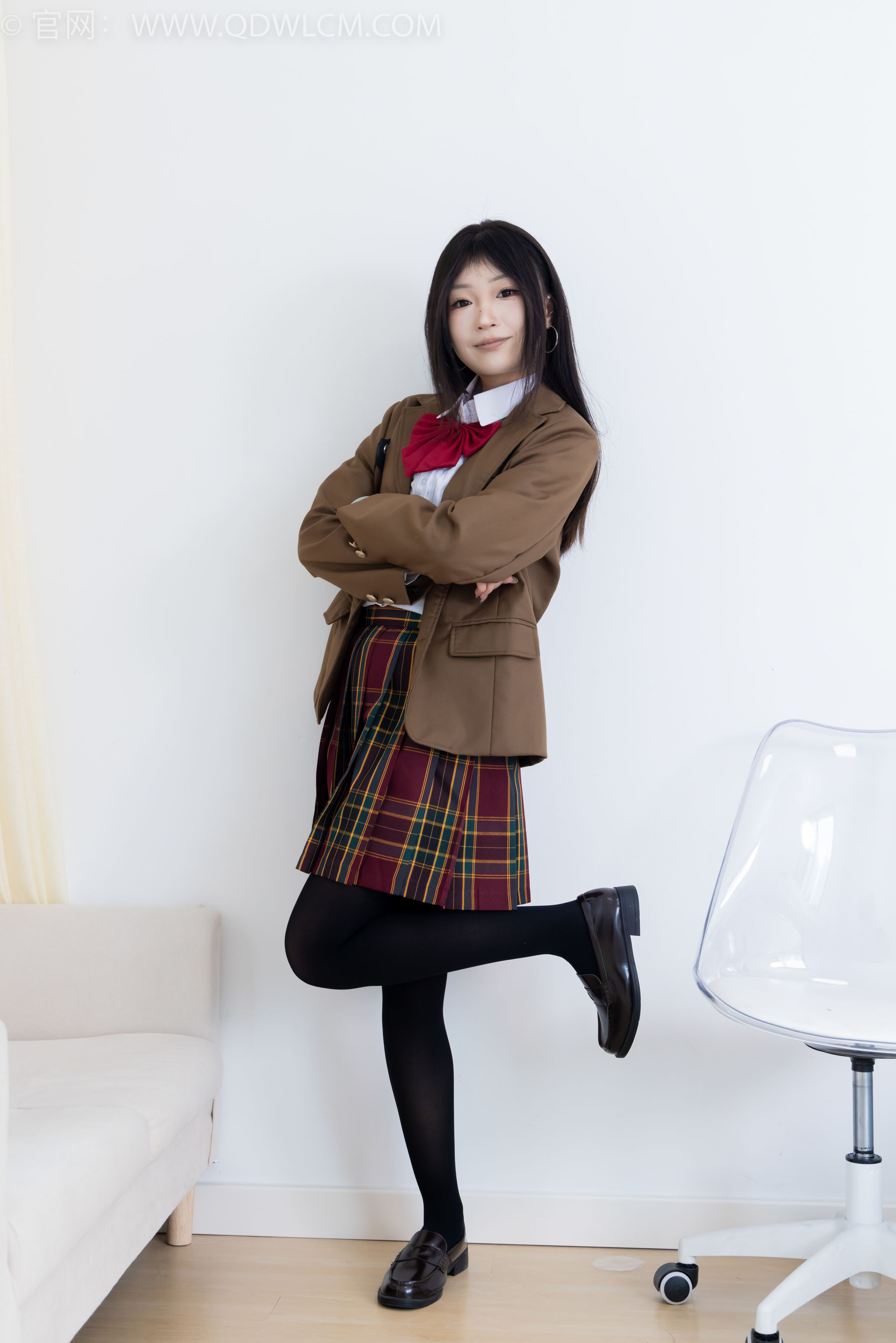 物恋传媒 No.2367 嘟嘟 - 皮鞋、厚黑丝、jk制服/(165P)