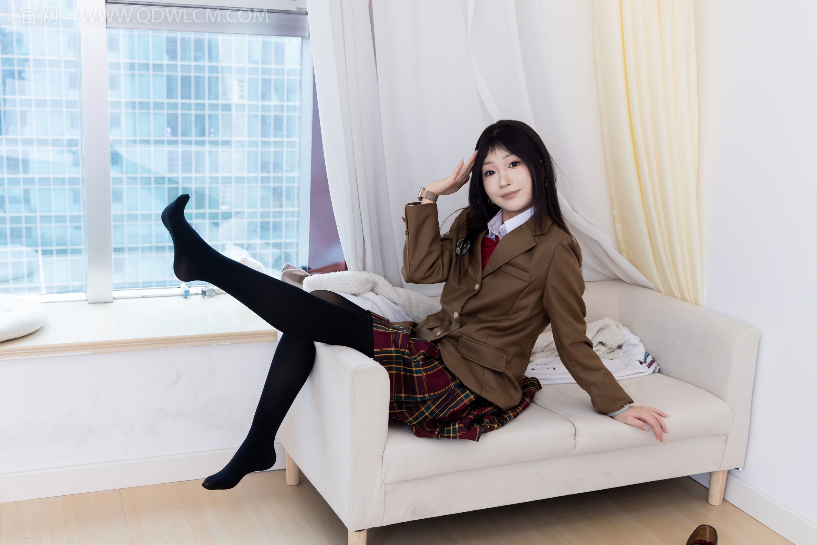 物恋传媒 No.2367 嘟嘟 - 皮鞋、厚黑丝、jk制服/(165P)