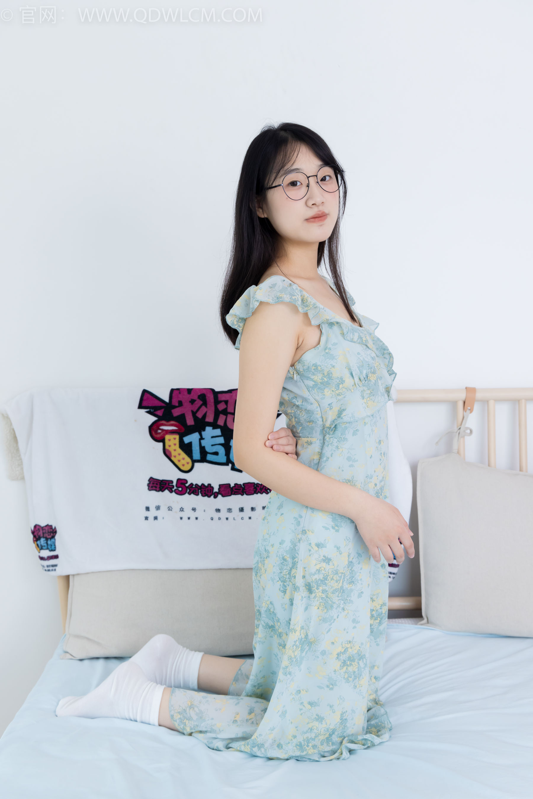 物恋传媒 No.2350 小椿 - 高跟鞋、白棉袜、裸足/(150P)