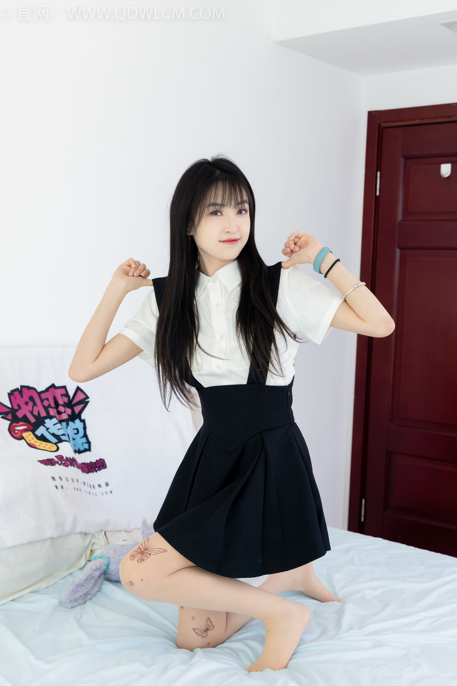 物恋传媒 No.2369 嘉木 - 长靴、长筒小腿白棉袜、蝴蝶薄肉丝/(200P)