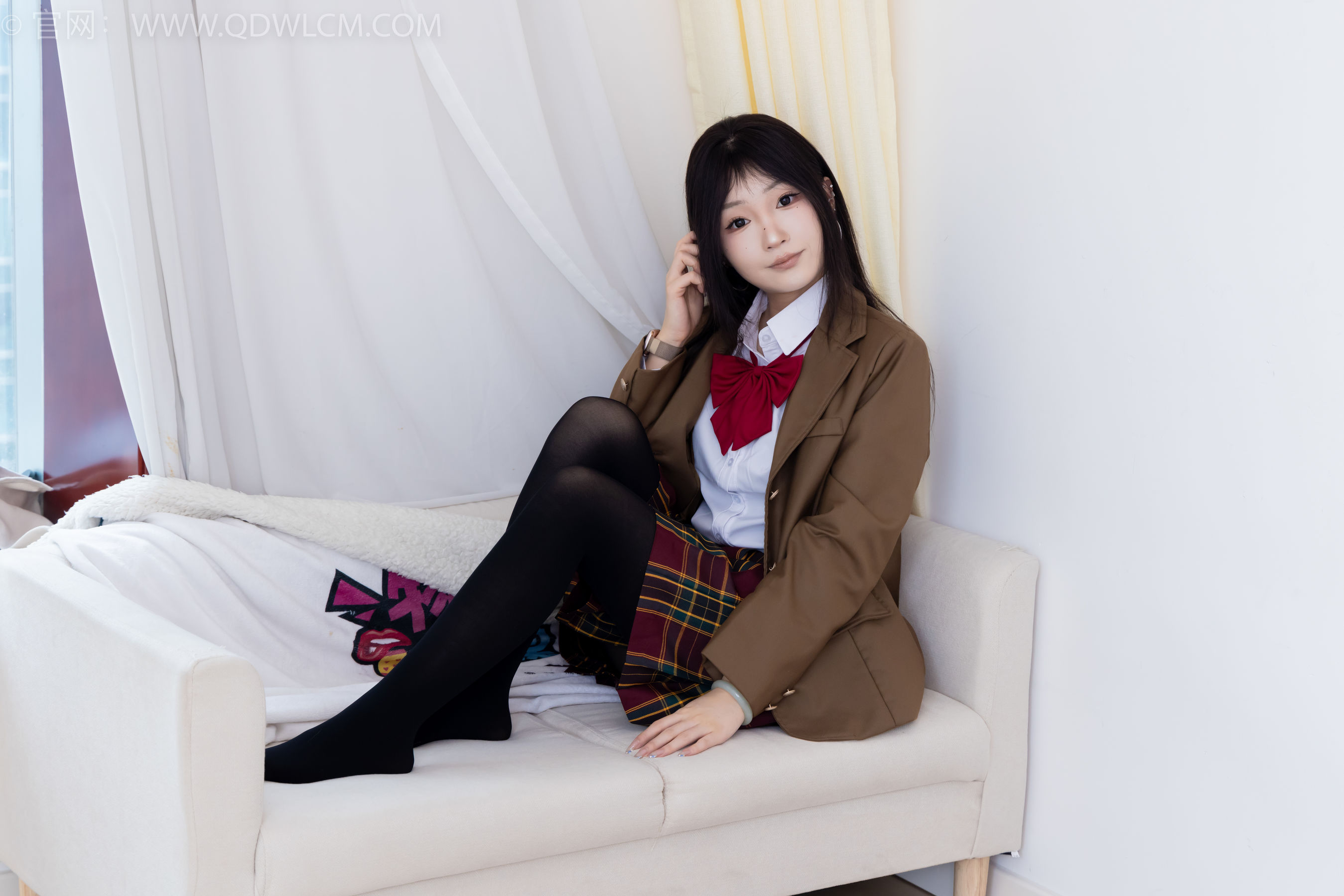 物恋传媒 No.2367 嘟嘟 - 皮鞋、厚黑丝、jk制服/(165P)