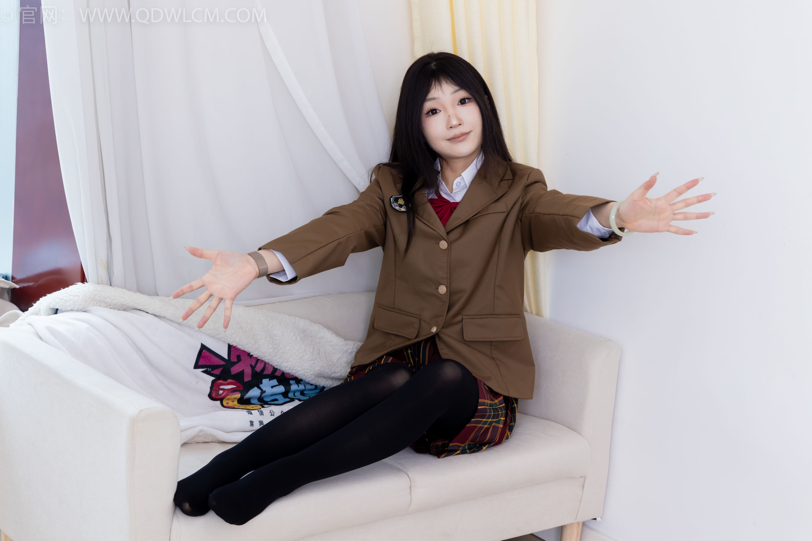 物恋传媒 No.2367 嘟嘟 - 皮鞋、厚黑丝、jk制服/(165P)