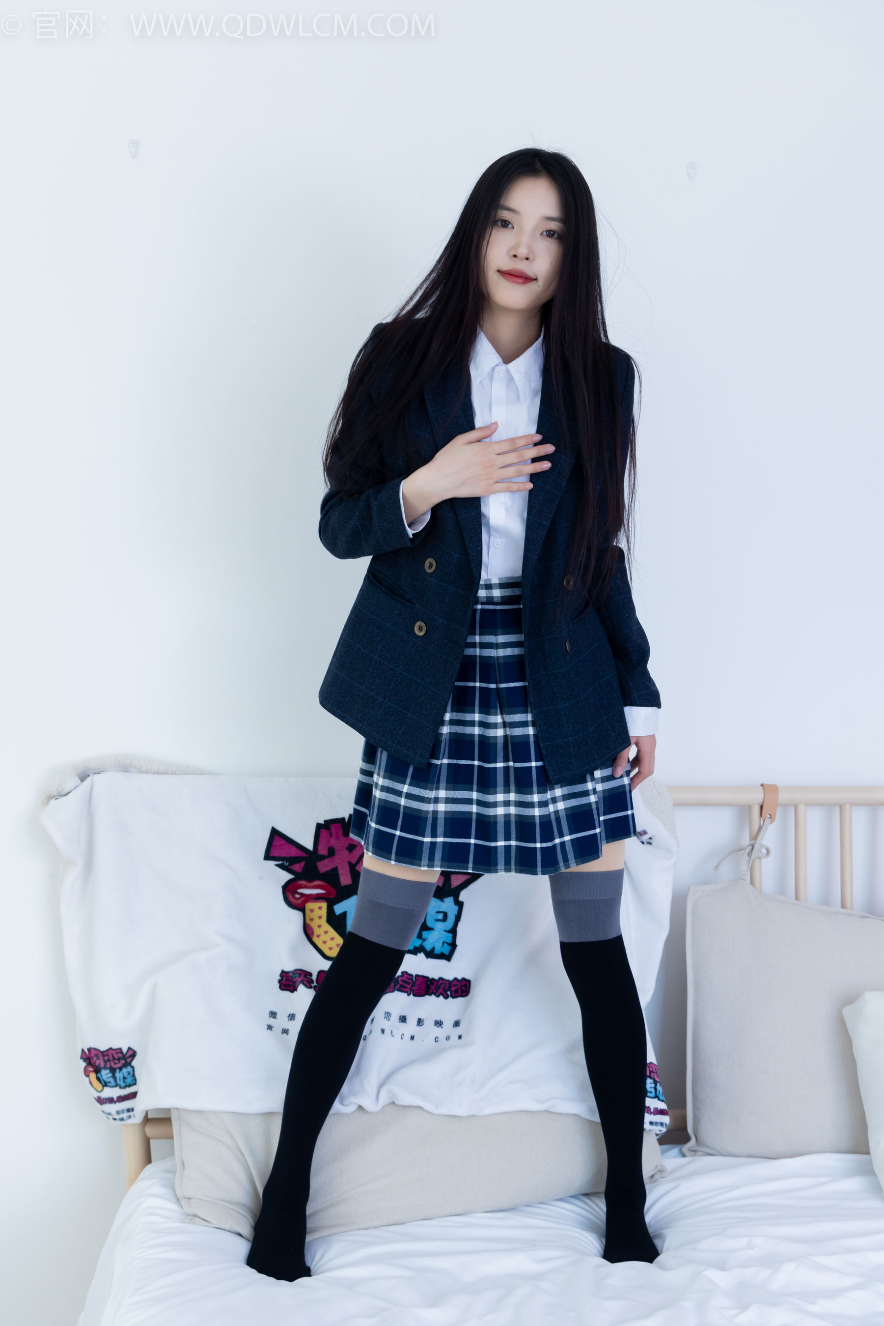 物恋传媒 No.2371 茯苓 - JK制服、皮鞋、拼接过膝袜/(155P)