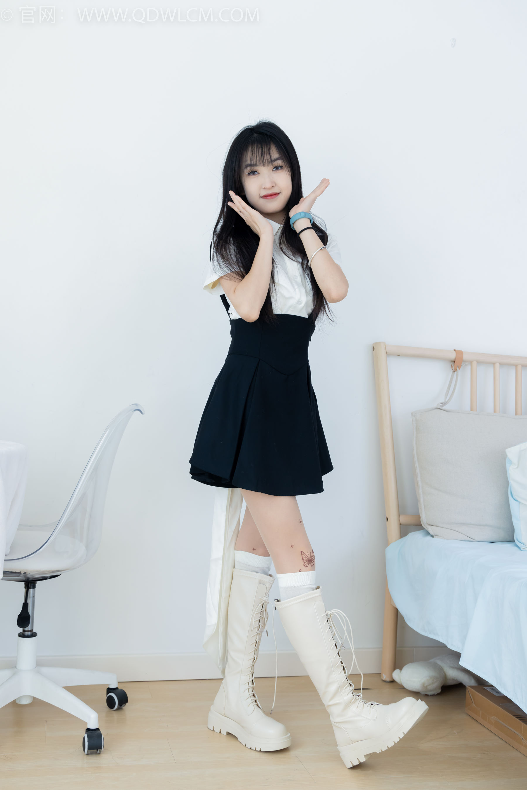 物恋传媒 No.2369 嘉木 - 长靴、长筒小腿白棉袜、蝴蝶薄肉丝/(200P)