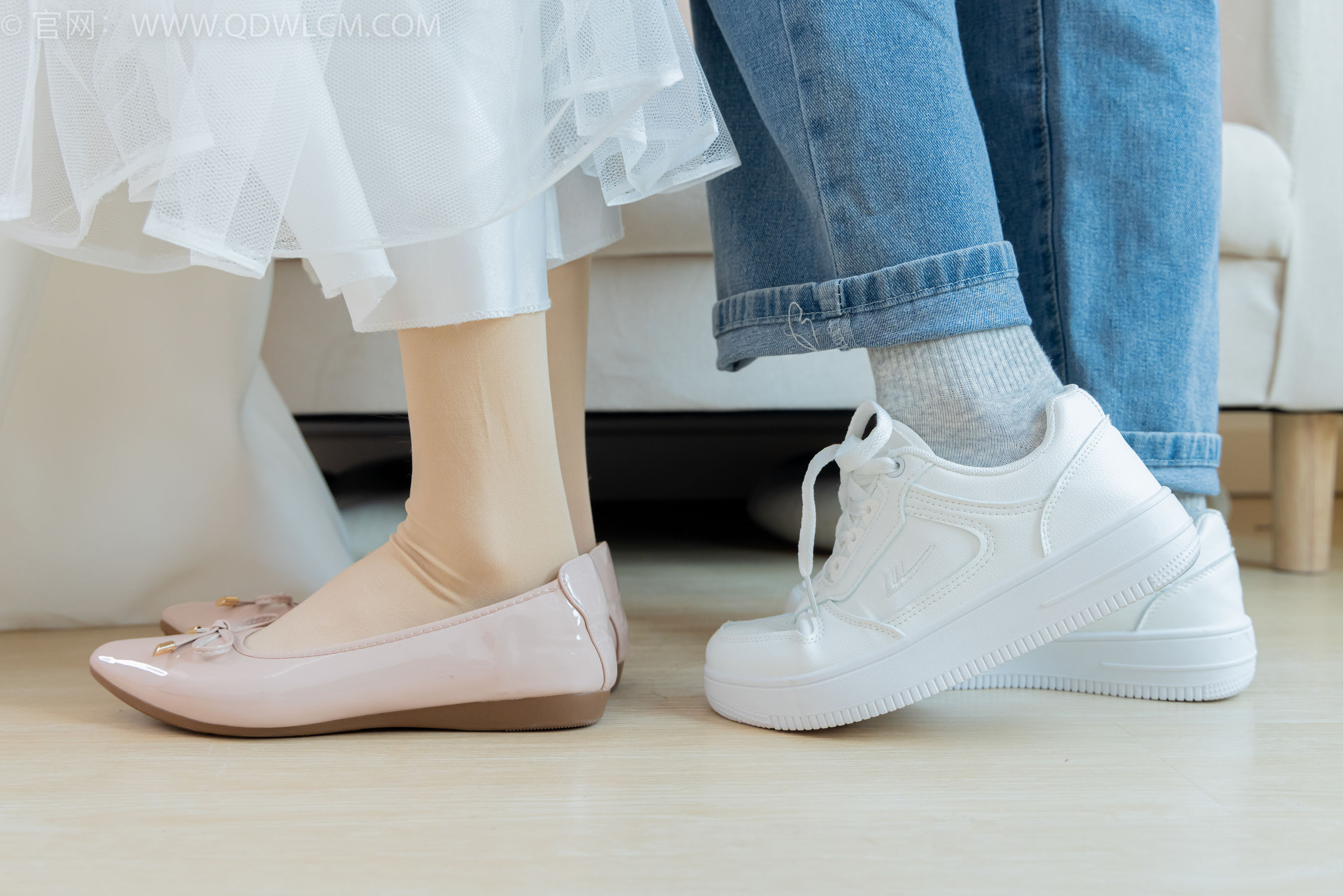 物恋传媒 No.2370 茯苓&欢欢 - 平底鞋、板鞋、厚肉丝、灰色棉袜、薄肉丝/(150P)