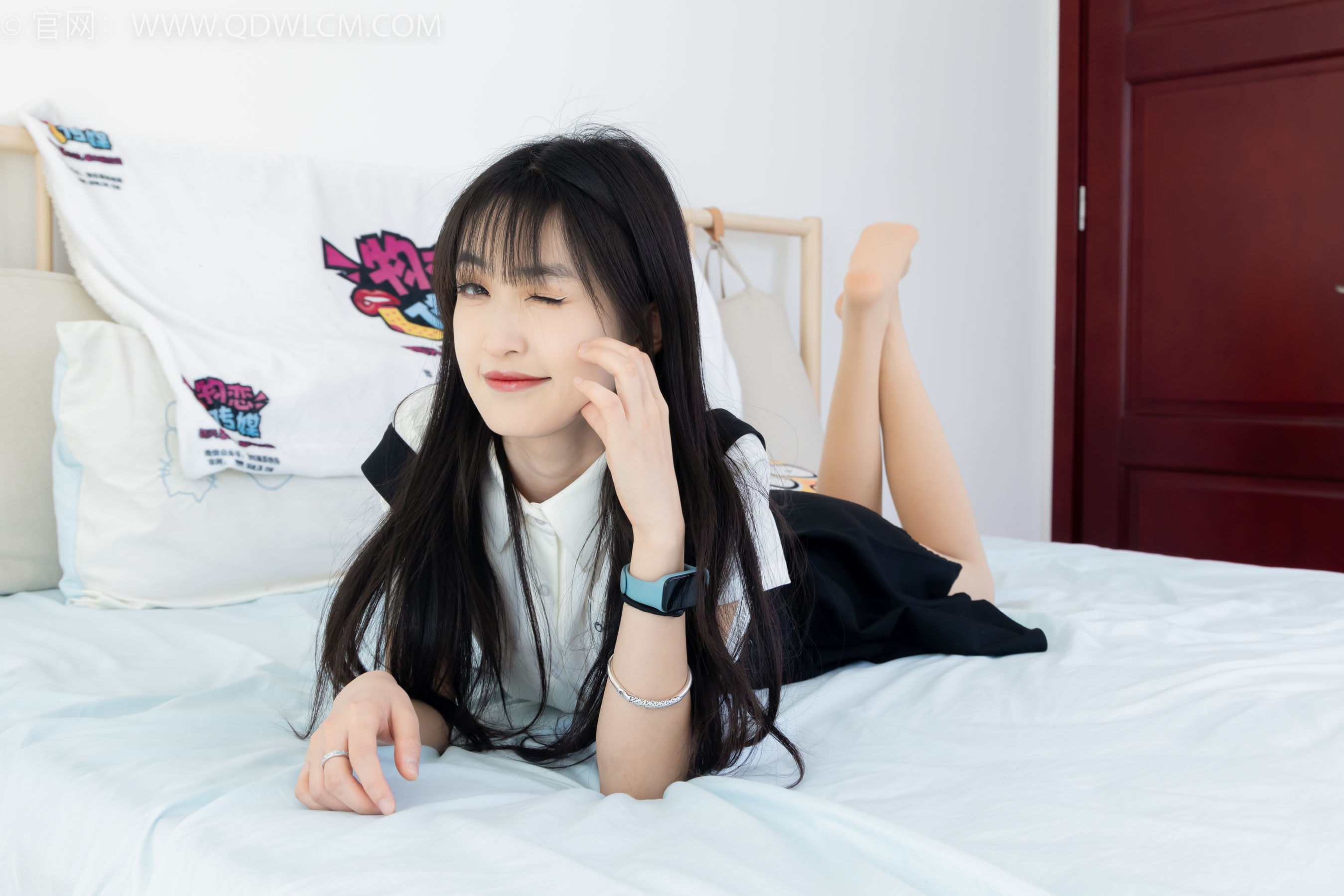 物恋传媒 No.2369 嘉木 - 长靴、长筒小腿白棉袜、蝴蝶薄肉丝/(200P)