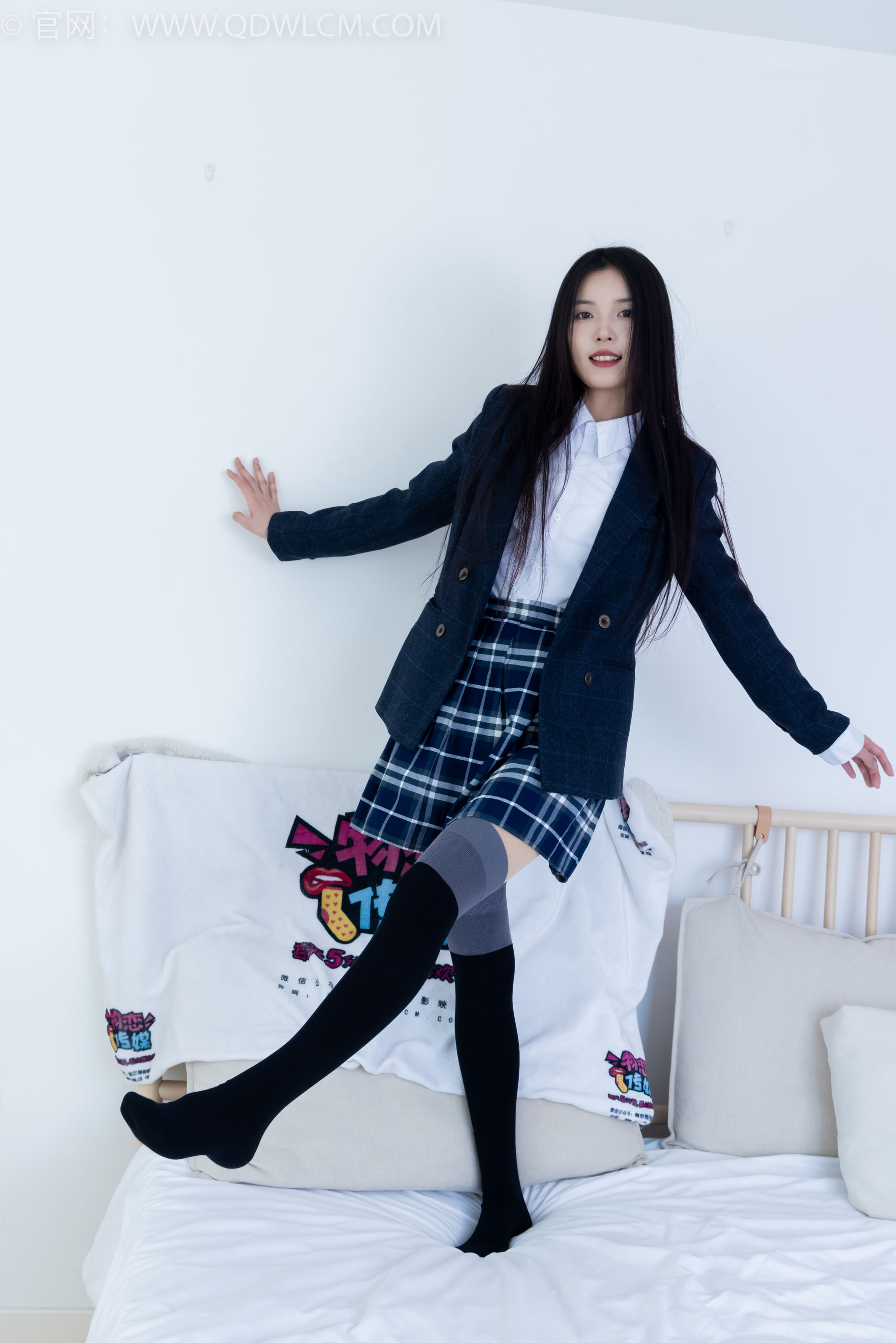 物恋传媒 No.2371 茯苓 - JK制服、皮鞋、拼接过膝袜/(155P)