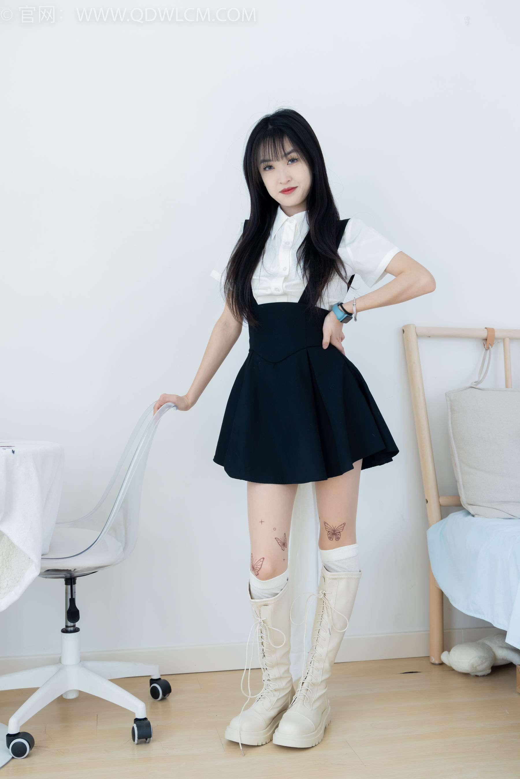 物恋传媒 No.2369 嘉木 - 长靴、长筒小腿白棉袜、蝴蝶薄肉丝/(200P)