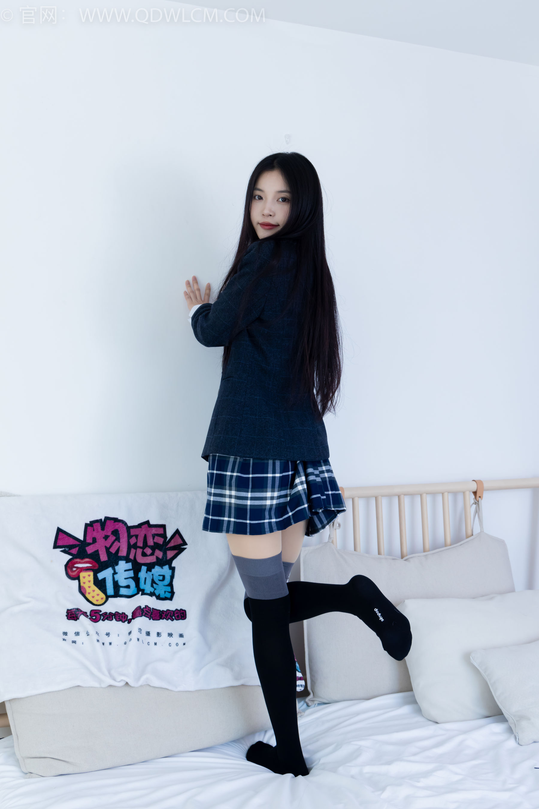 物恋传媒 No.2371 茯苓 - JK制服、皮鞋、拼接过膝袜/(155P)