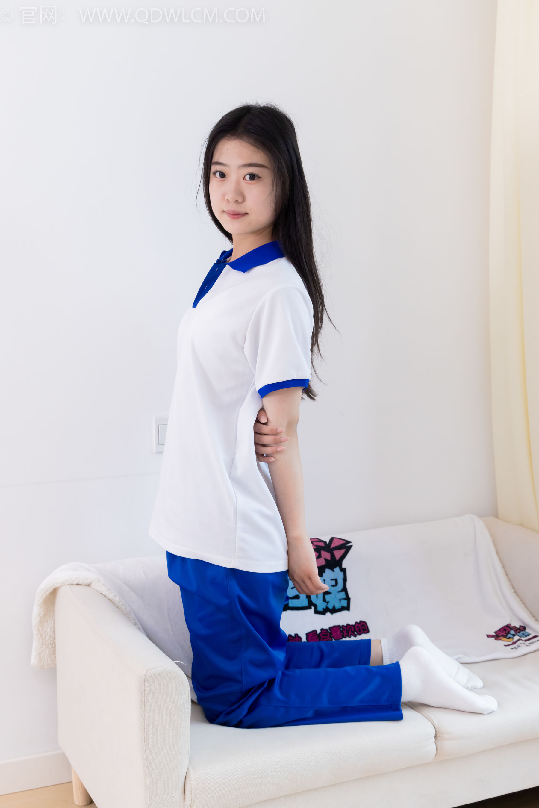 物恋传媒 No.2368 芋头 - 板鞋、白棉袜、裸足/(150P)