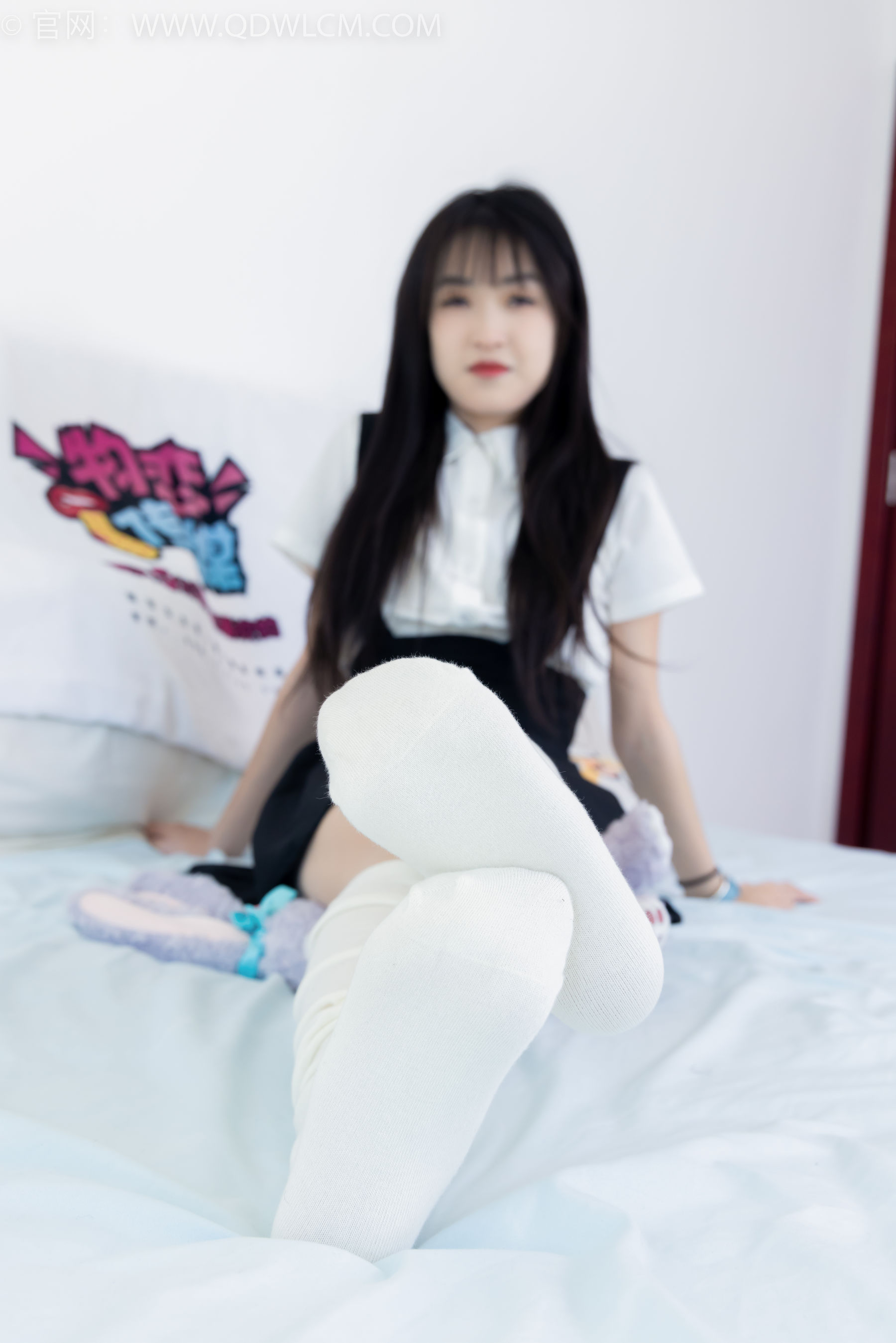 物恋传媒 No.2369 嘉木 - 长靴、长筒小腿白棉袜、蝴蝶薄肉丝/(200P)