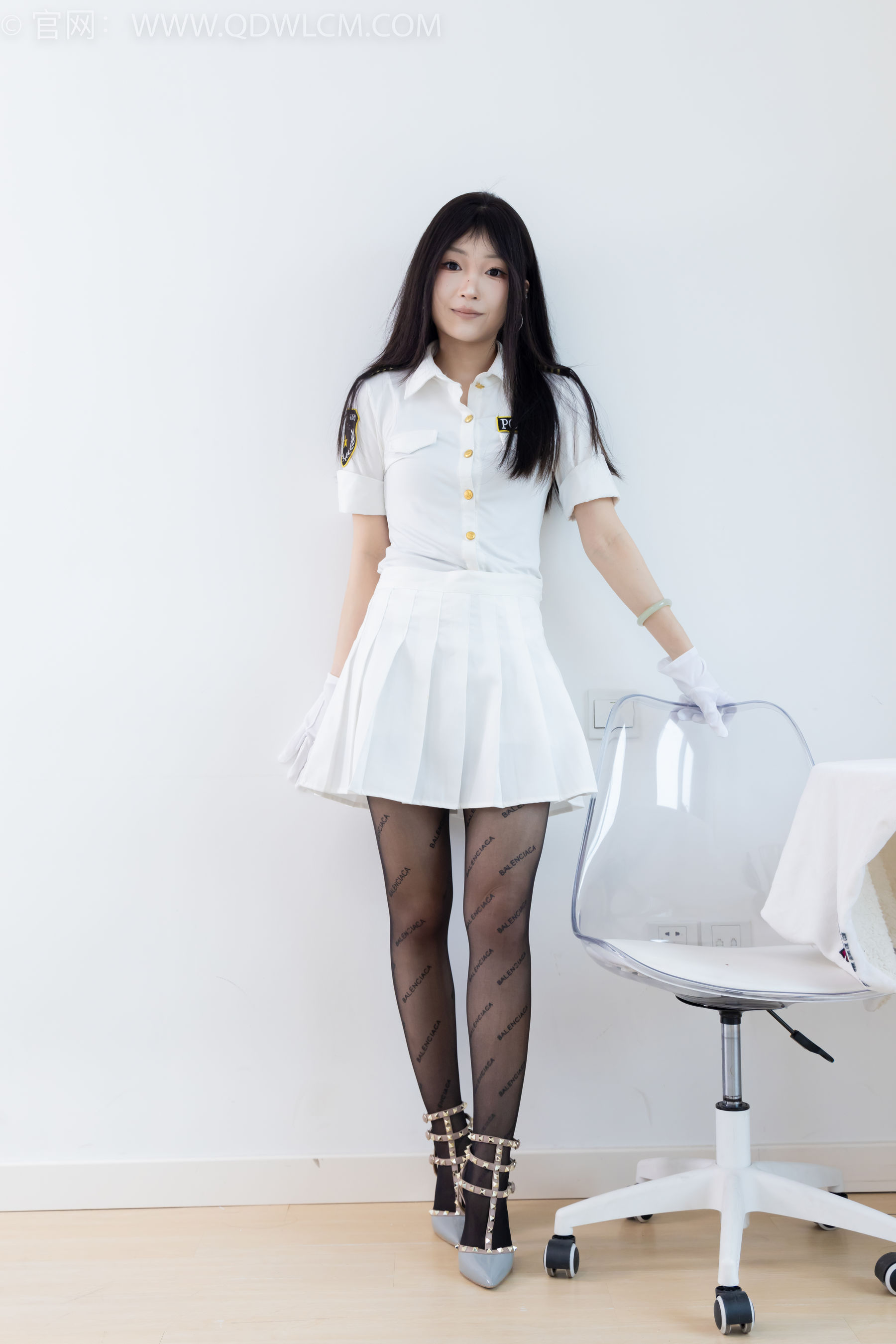 物恋传媒 No.2372 嘟嘟 - 高跟鞋、手套、薄黑丝脚尖加固款、薄肉丝脚尖加固款/(170P)