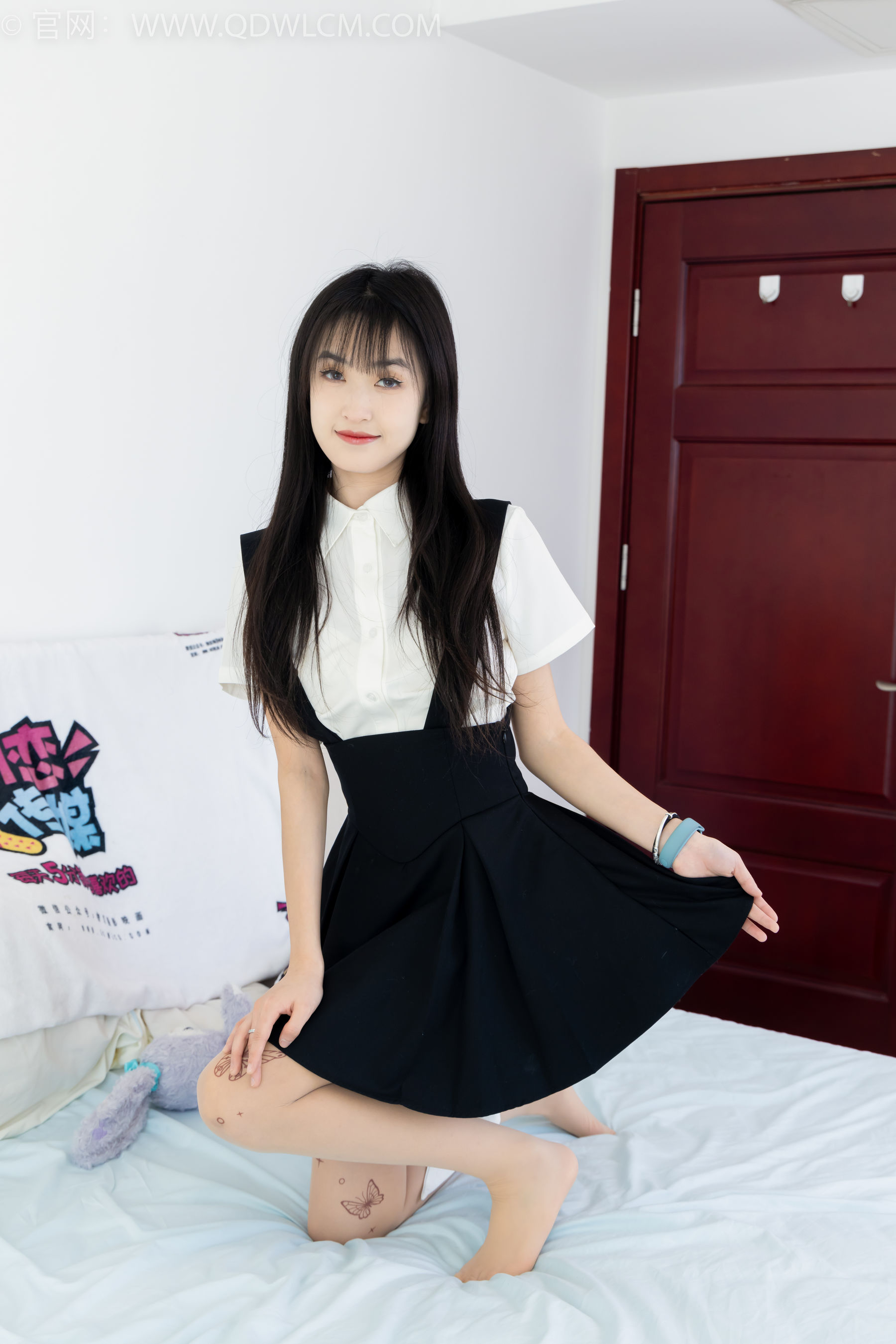 物恋传媒 No.2369 嘉木 - 长靴、长筒小腿白棉袜、蝴蝶薄肉丝/(200P)