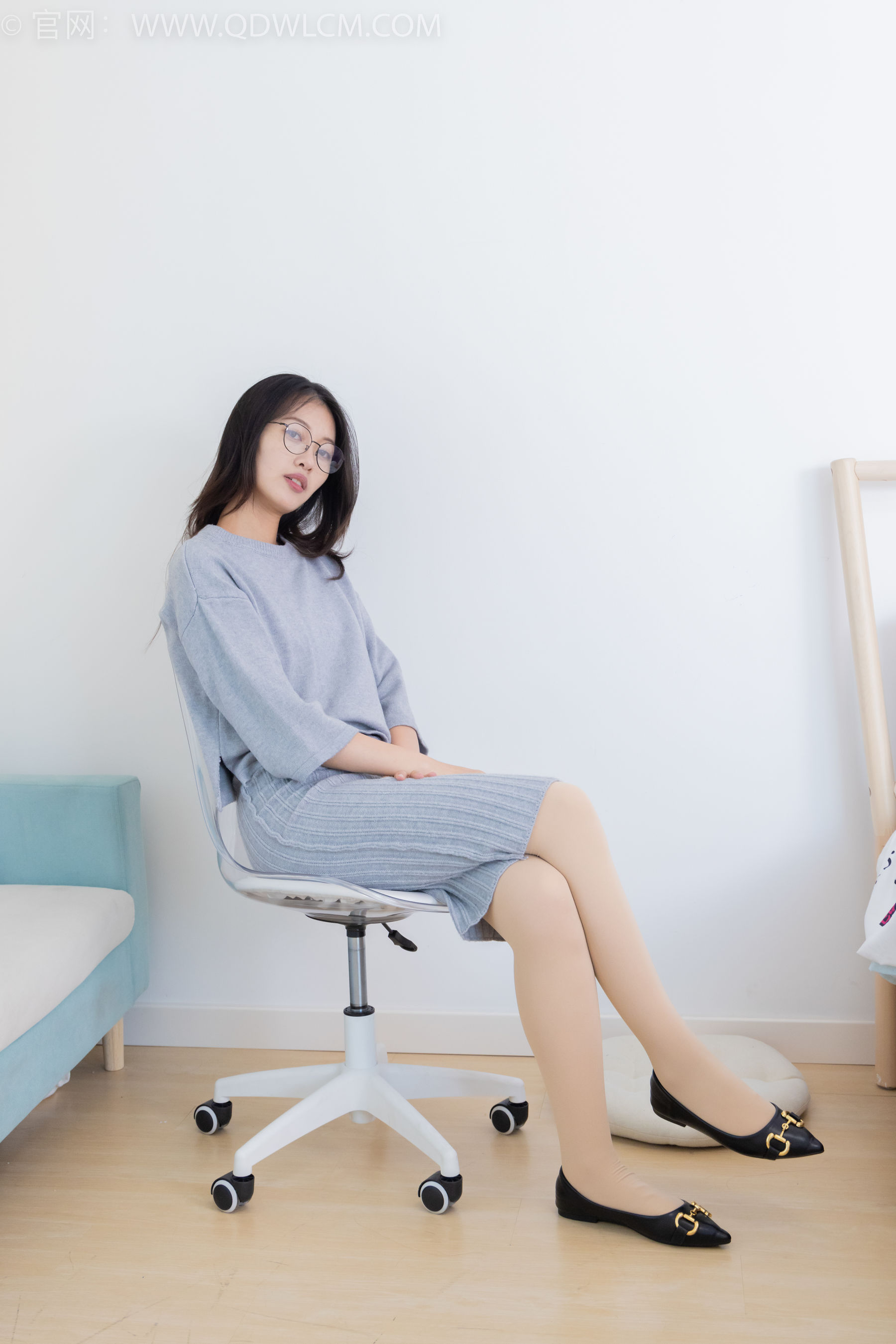 物恋传媒 No.2360 小优 - 平底鞋、厚肉丝/(155P)