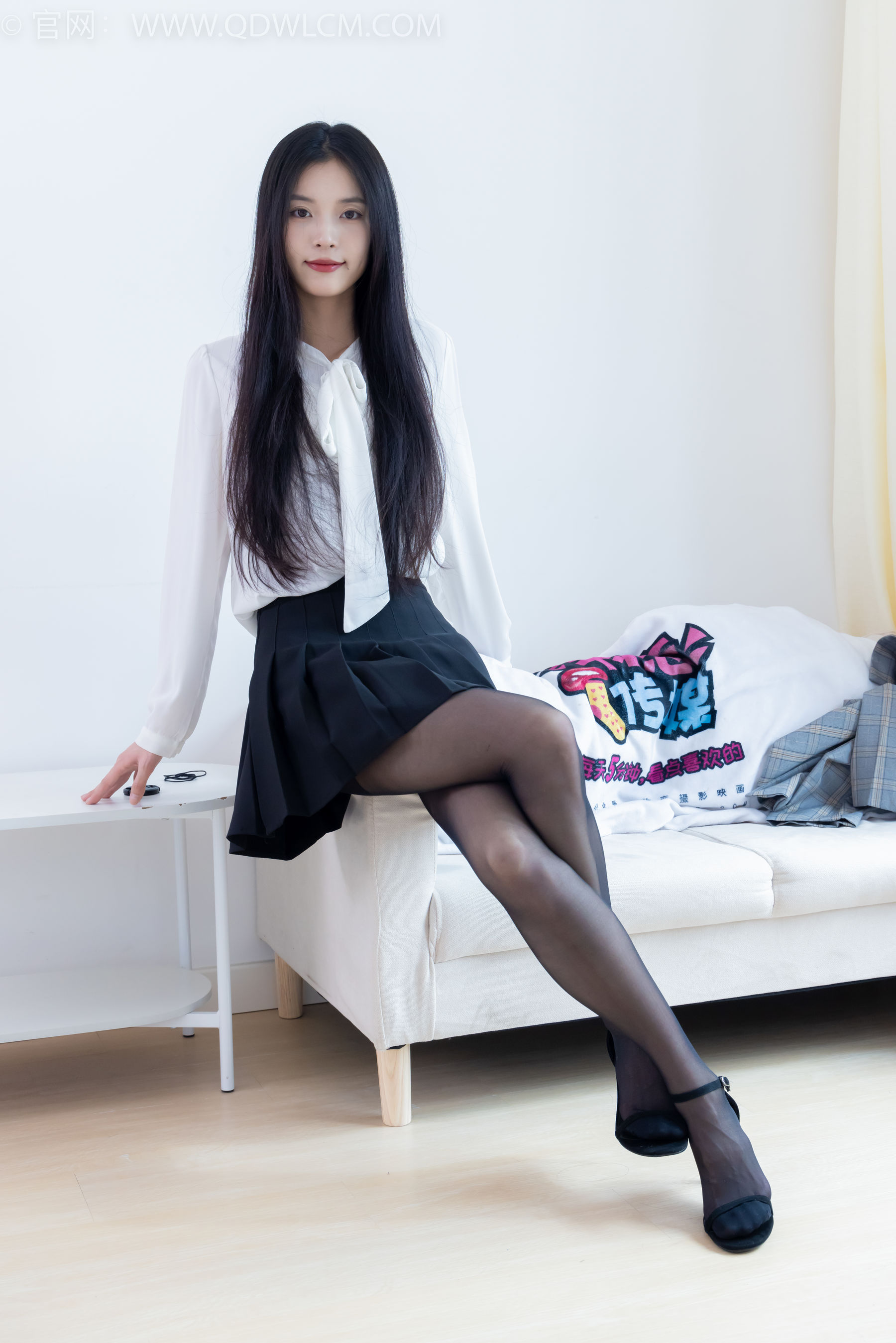 物恋传媒 No.2349 茯苓 - 高跟长靴、高跟凉鞋、厚肉丝、薄黑丝/(175P)