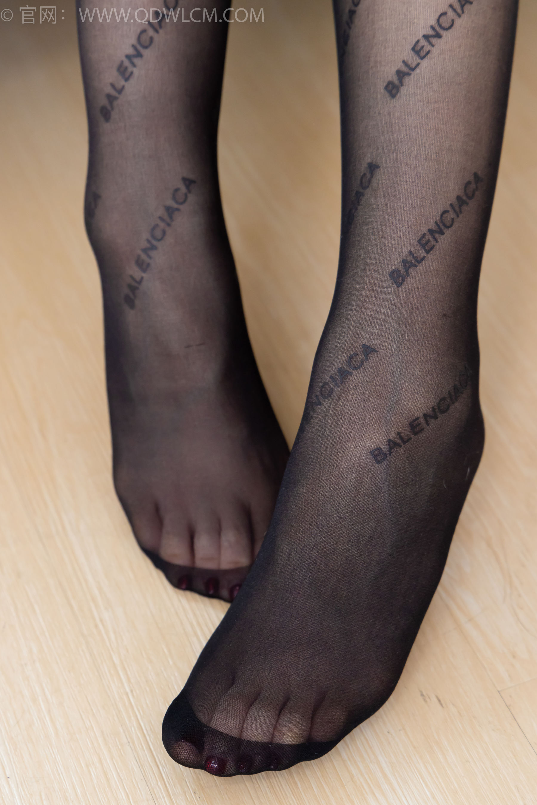 物恋传媒 No.2372 嘟嘟 - 高跟鞋、手套、薄黑丝脚尖加固款、薄肉丝脚尖加固款/(170P)