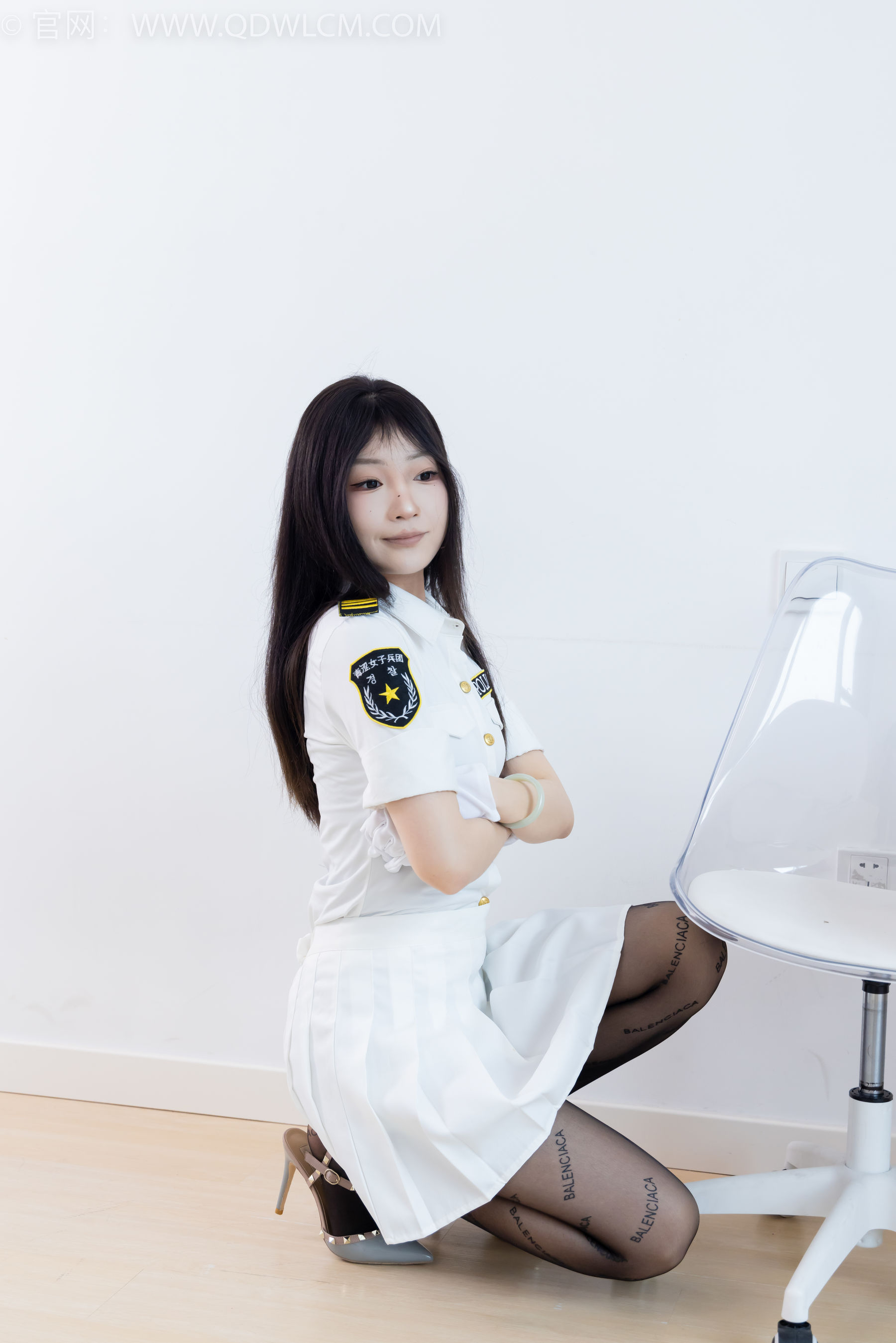 物恋传媒 No.2372 嘟嘟 - 高跟鞋、手套、薄黑丝脚尖加固款、薄肉丝脚尖加固款/(170P)