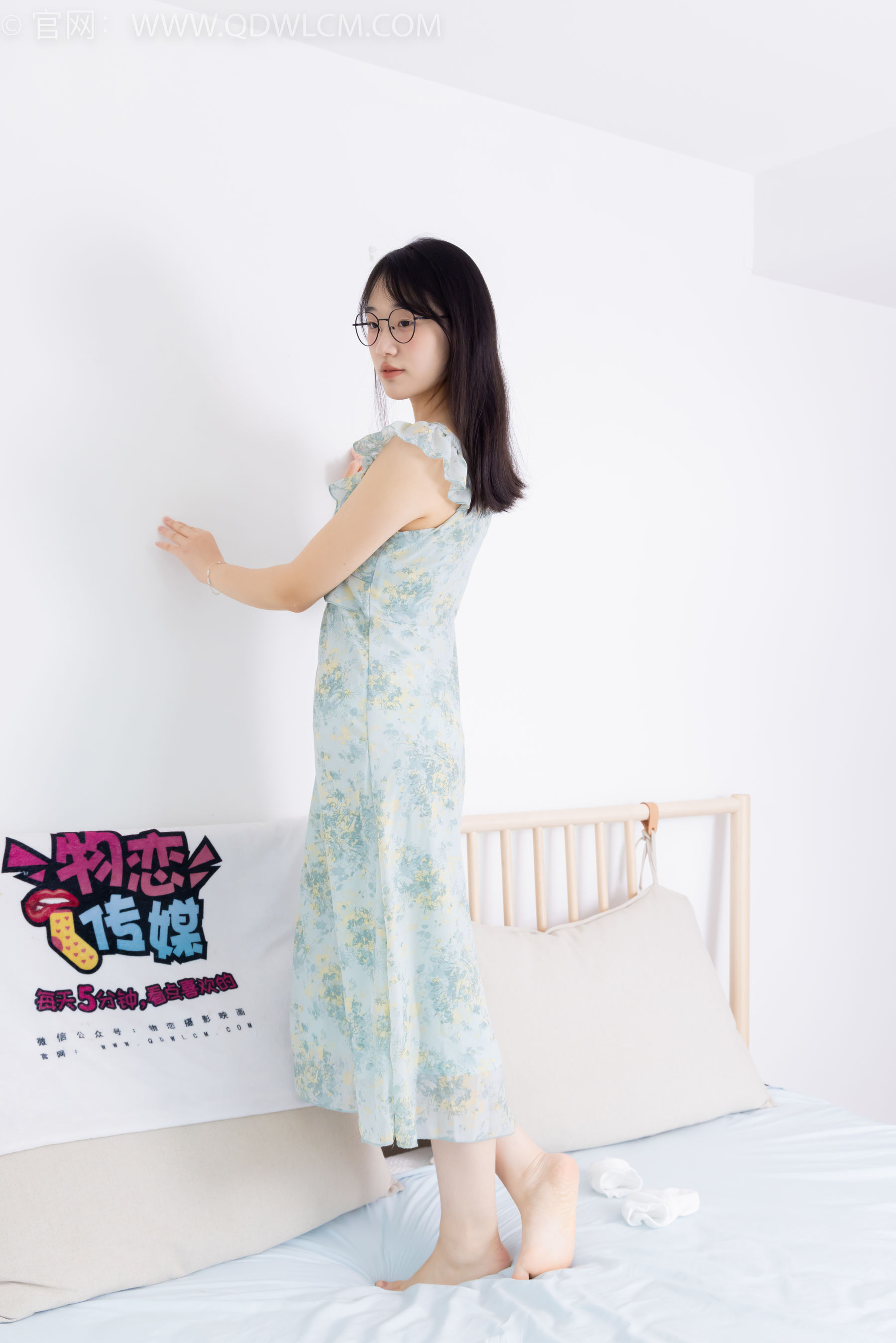 物恋传媒 No.2350 小椿 - 高跟鞋、白棉袜、裸足/(150P)