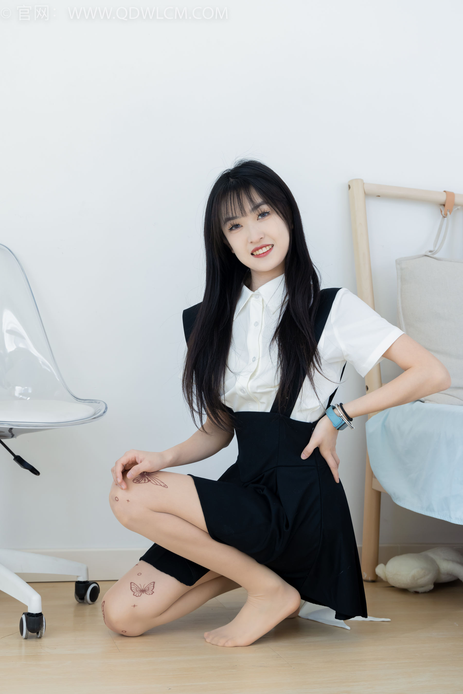 物恋传媒 No.2369 嘉木 - 长靴、长筒小腿白棉袜、蝴蝶薄肉丝/(200P)